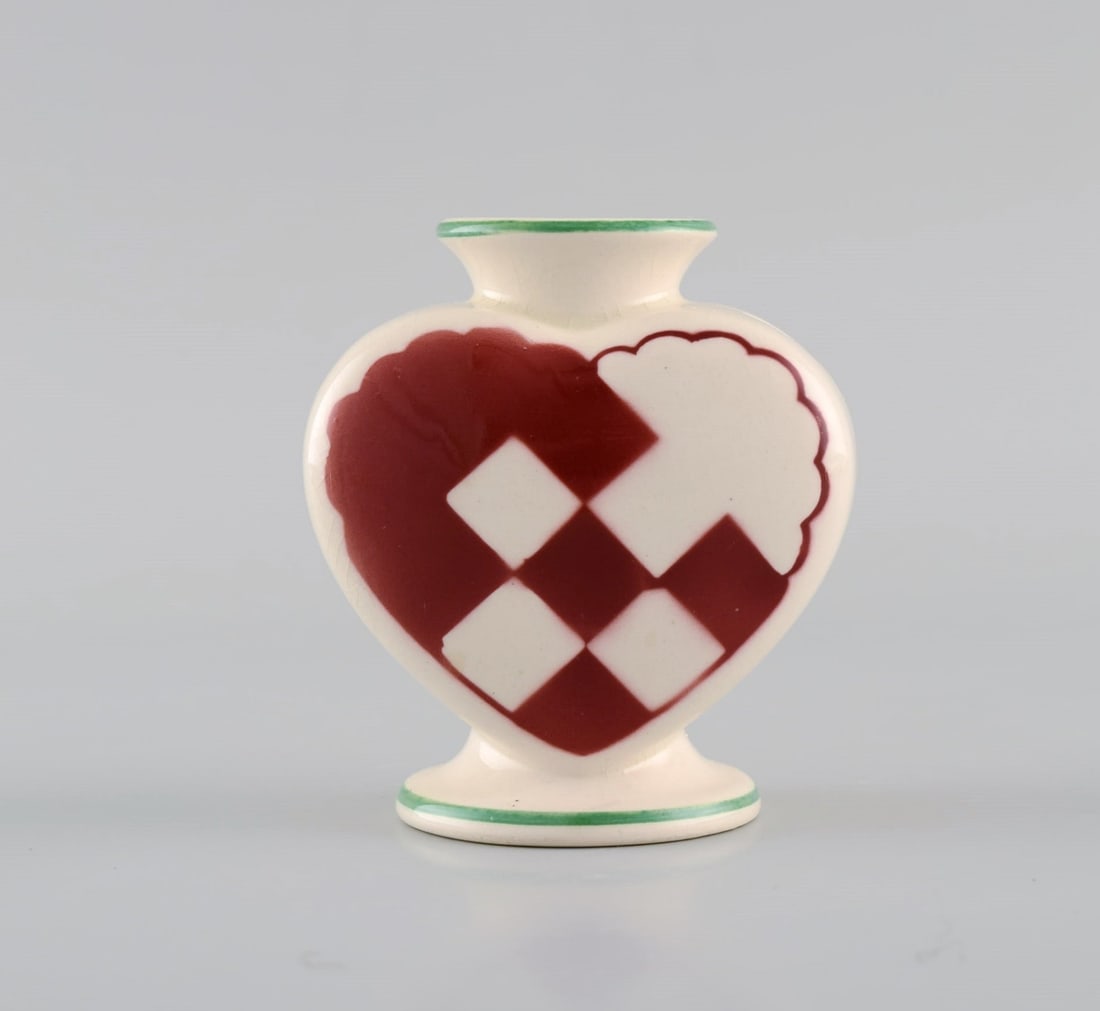 Rare Aluminia Christmas heart vase / candleholder in red faience.: Title: Rare Aluminia Christmas heart vase / candleholder in red faience. Description: Rare Aluminia Christmas heart vase / candleholder in red faience. Measures: 7.7 x 7 cm. In excellent condition.