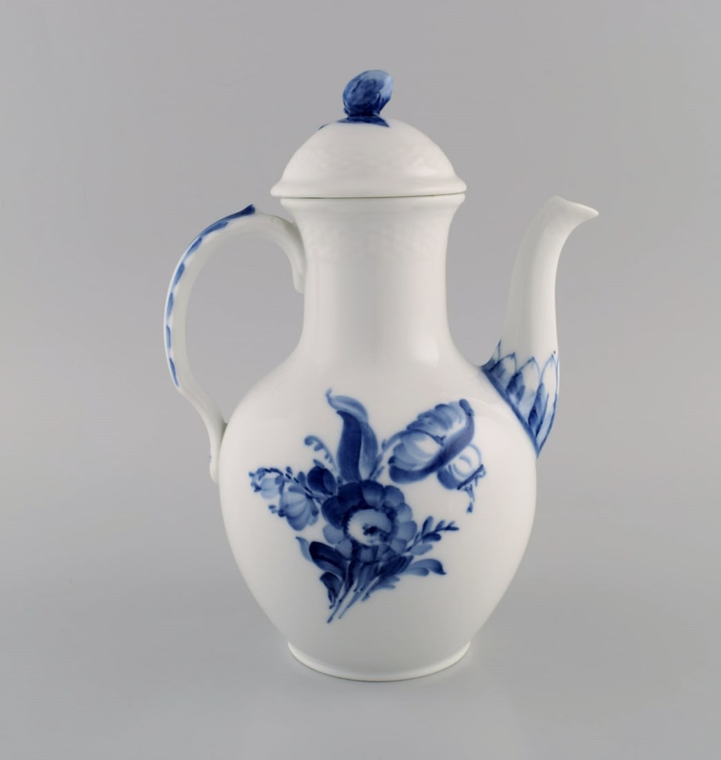 Antique Royal Copenhagen Blue Flower Braided coffee pot. Model number 10/8189. Early 20th century. - 2
