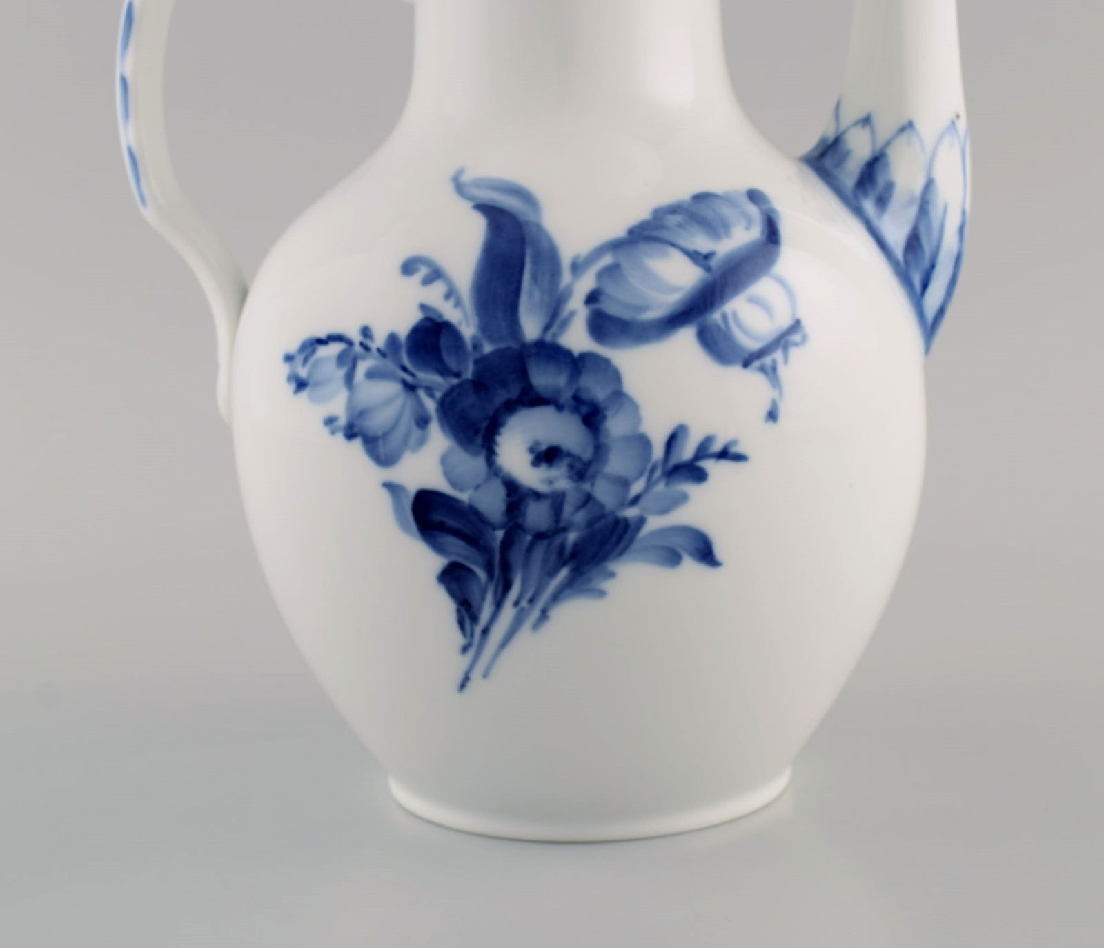 Antique Royal Copenhagen Blue Flower Braided coffee pot. Model number 10/8189. Early 20th century. - 3