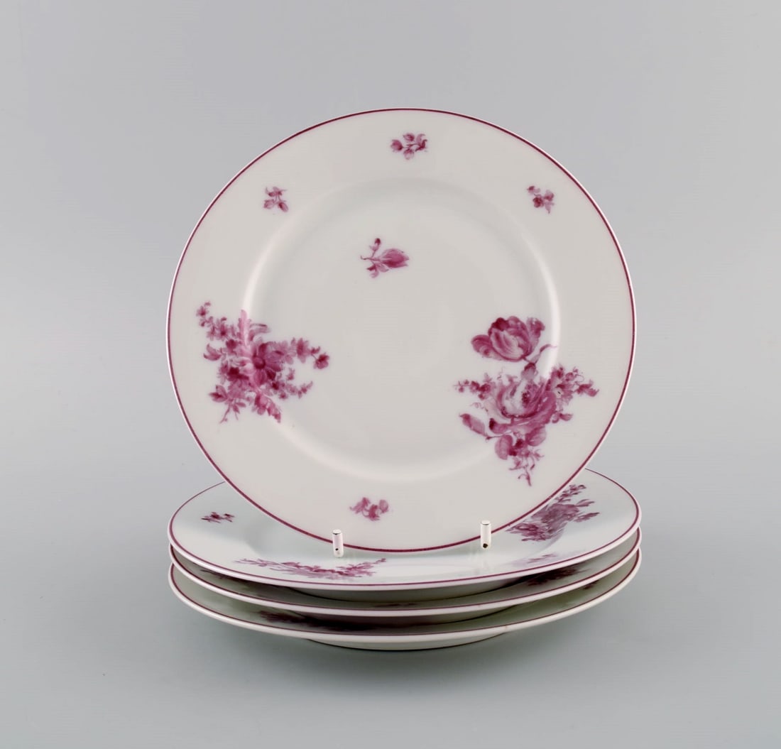 Four Rosenthal plates in hand-painted porcelain. Pink flowers and border. 1930s / 40s. (1 of 4)