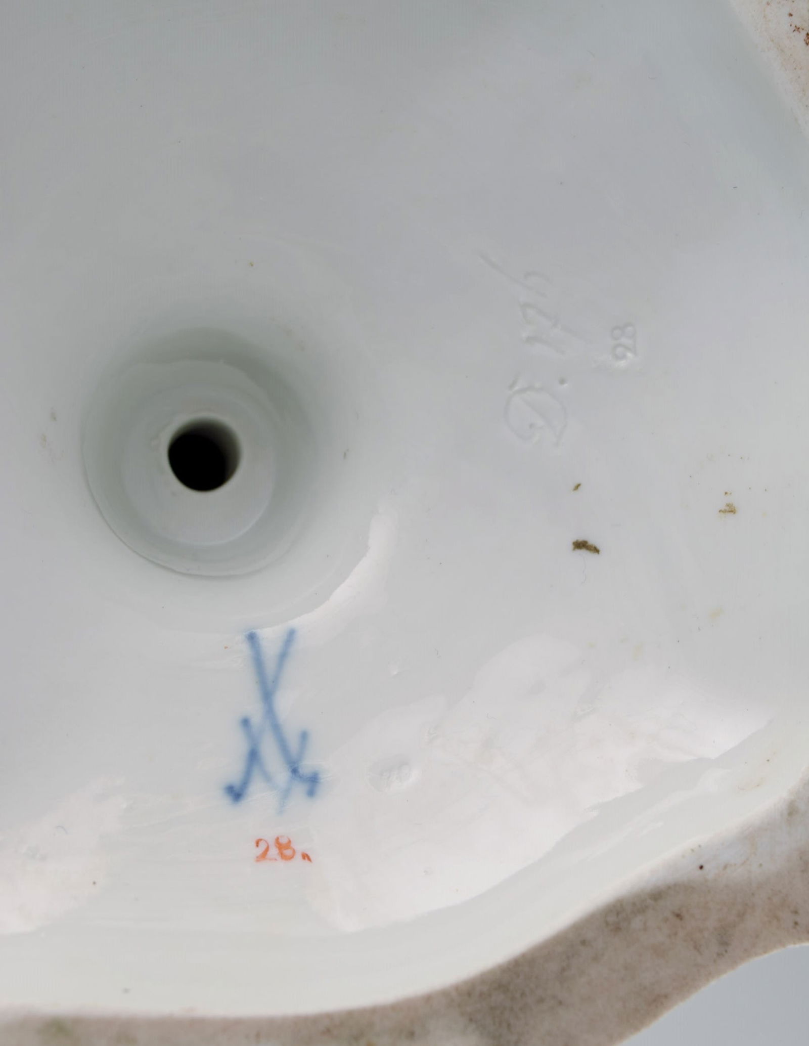 Antique Meissen candlestick in hand-painted porcelain. Mother and boy with flowers. Late 19th - 10