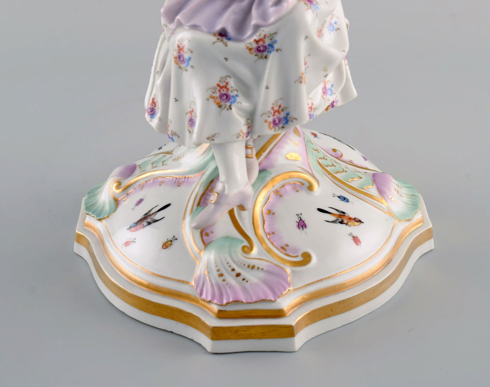 Antique Meissen candlestick in hand-painted porcelain. Mother and boy with flowers. Late 19th - 8