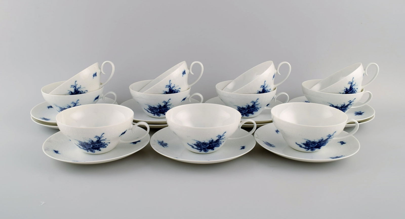 Bjørn Wiinblad for Rosenthal. 11 Romanze Blue Flower teacups with saucers. 1960s. (1 of 5)