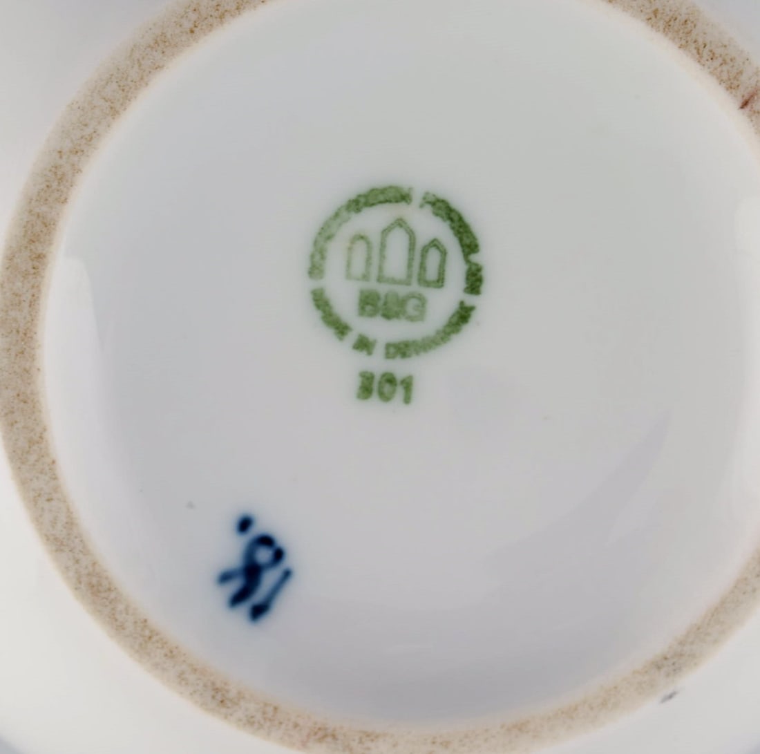 Bing & Grøndahl Corinth coffee pot. 1970s. Model number 301. - 5