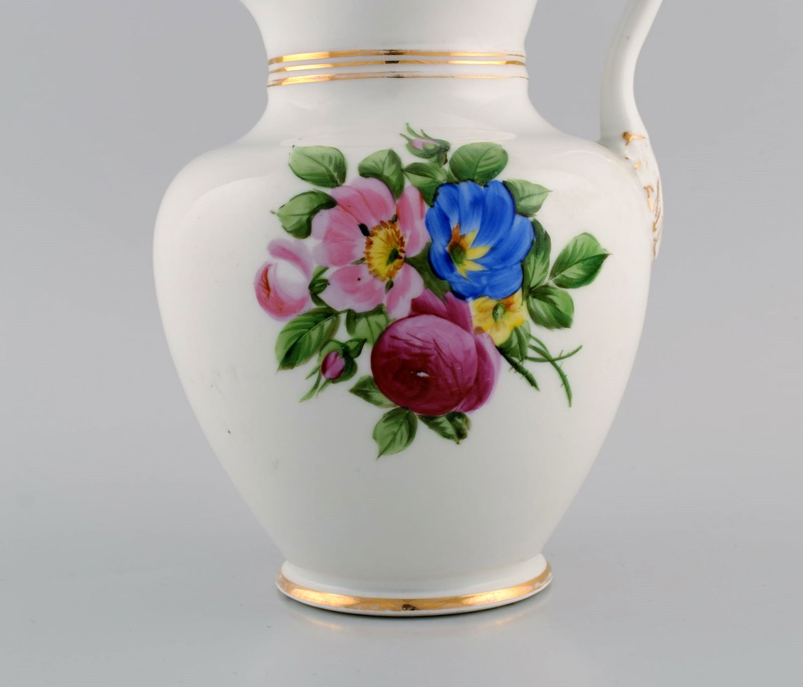 Antique Bing & Grøndahl chocolate jug in porcelain modeled with a lion on the handle. - 3