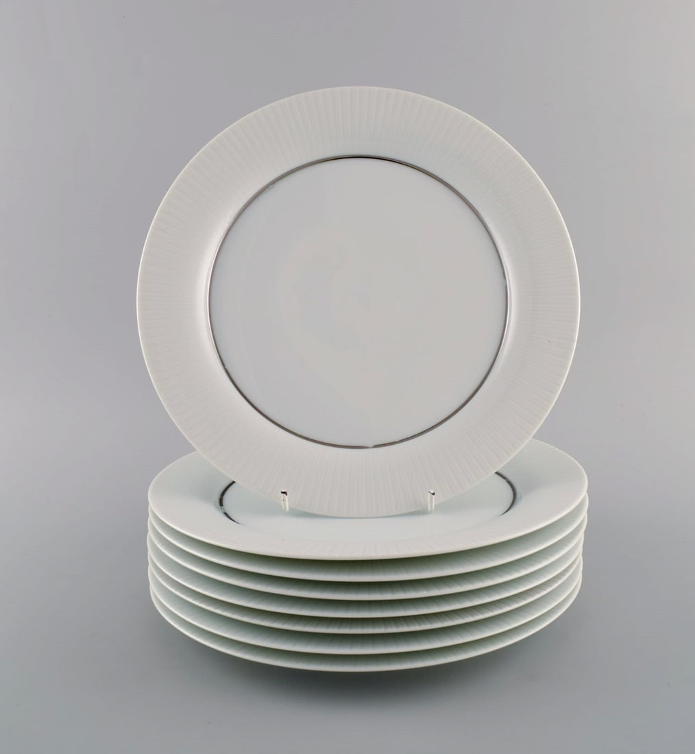 Tapio Wirkkala for Rosenthal. Eight rare Modulation porcelain plates with fluted rim. Platinum (1 of 4)