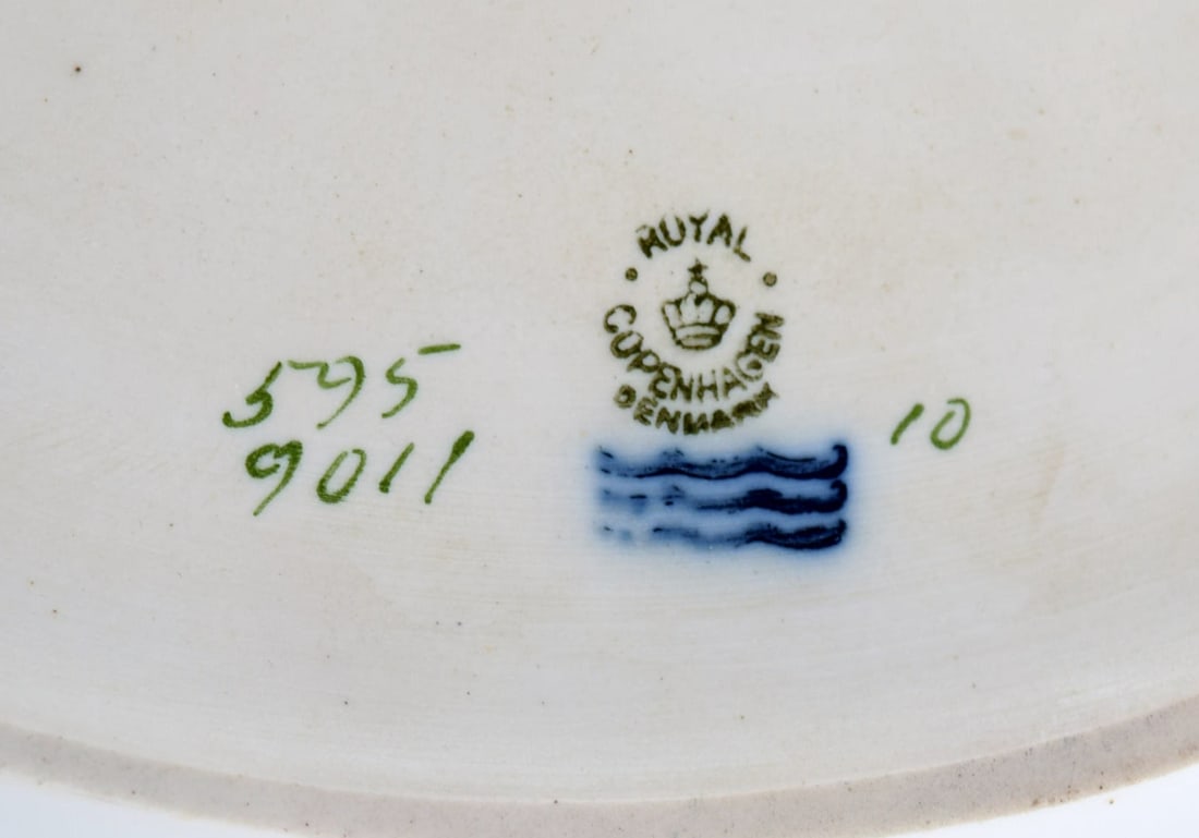 Large oval Royal Copenhagen Golden Basket serving dish in porcelain with flowers and gold - 4