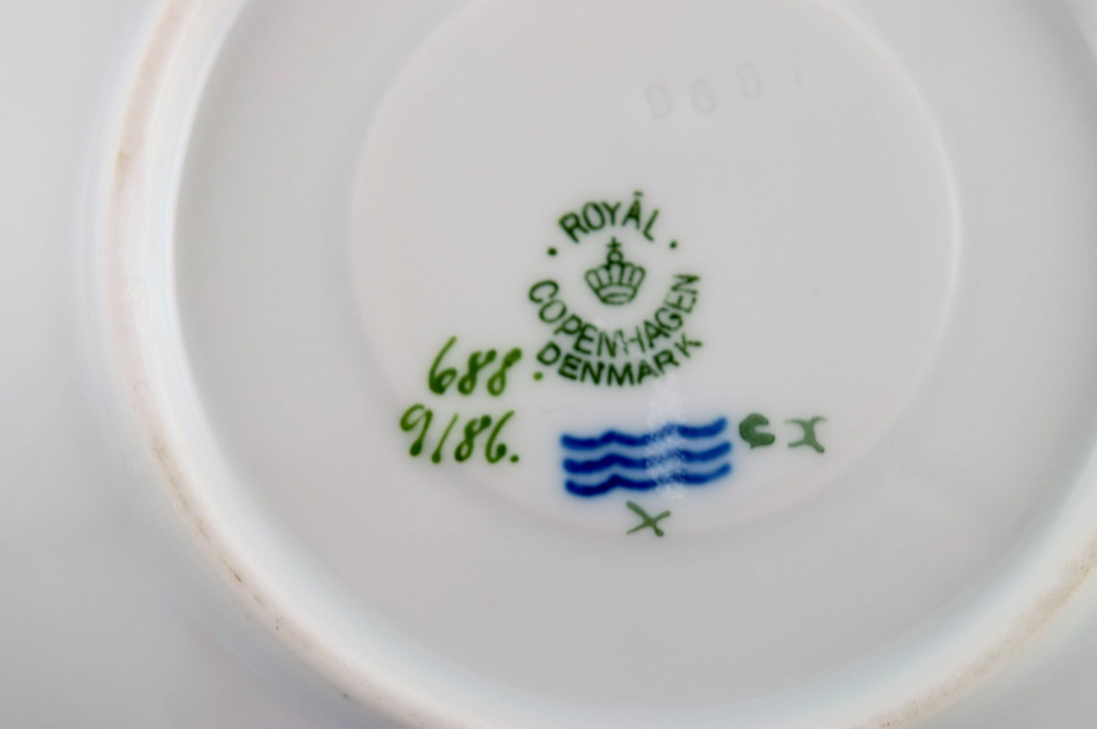 Four Royal Copenhagen Brown Rose teacups with saucers. 1930s. Model number 688/9186. - 5