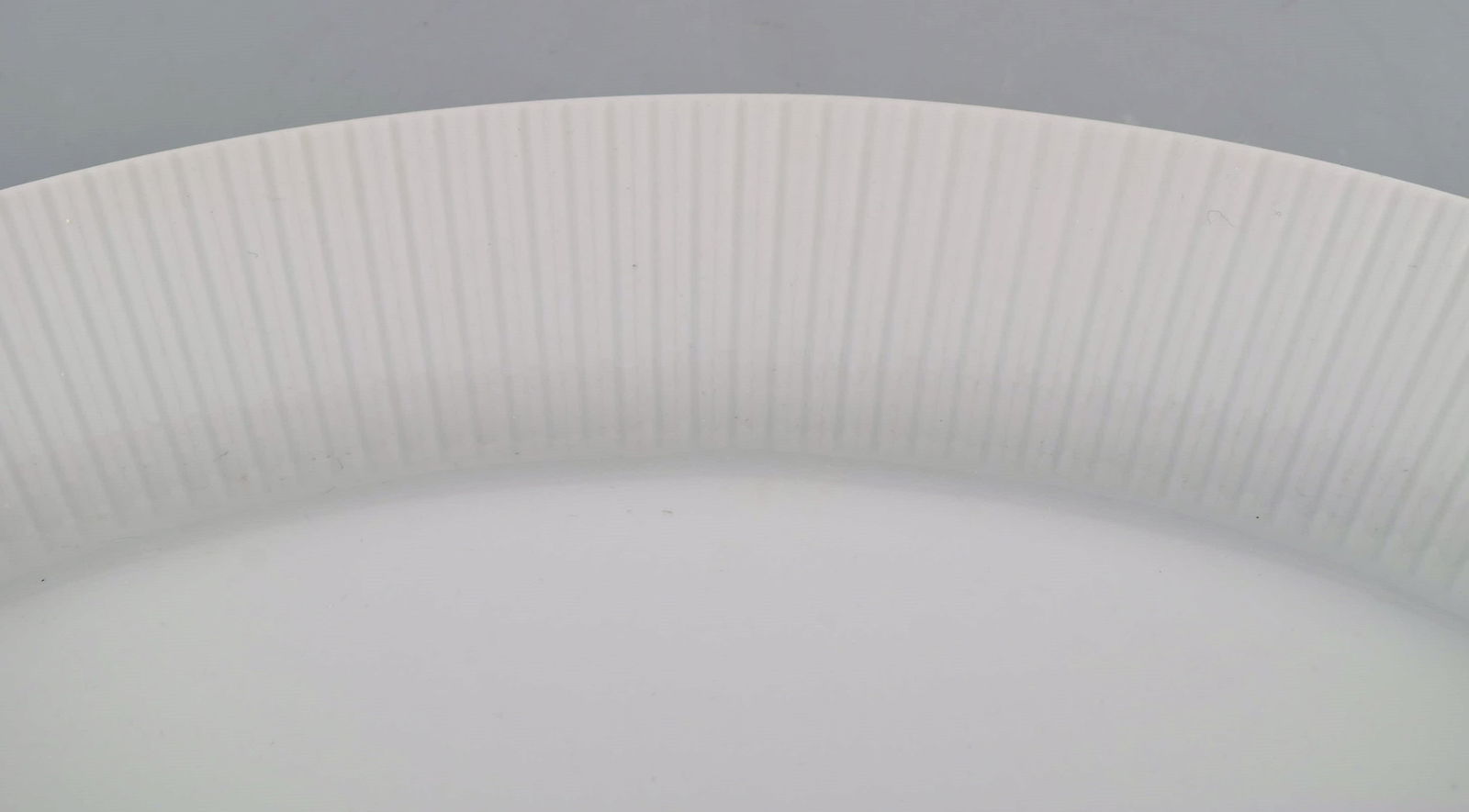 Tapio Wirkkala for Rosenthal. Rare Modulation serving dish in fluted porcelain. Classic and timeless - 2