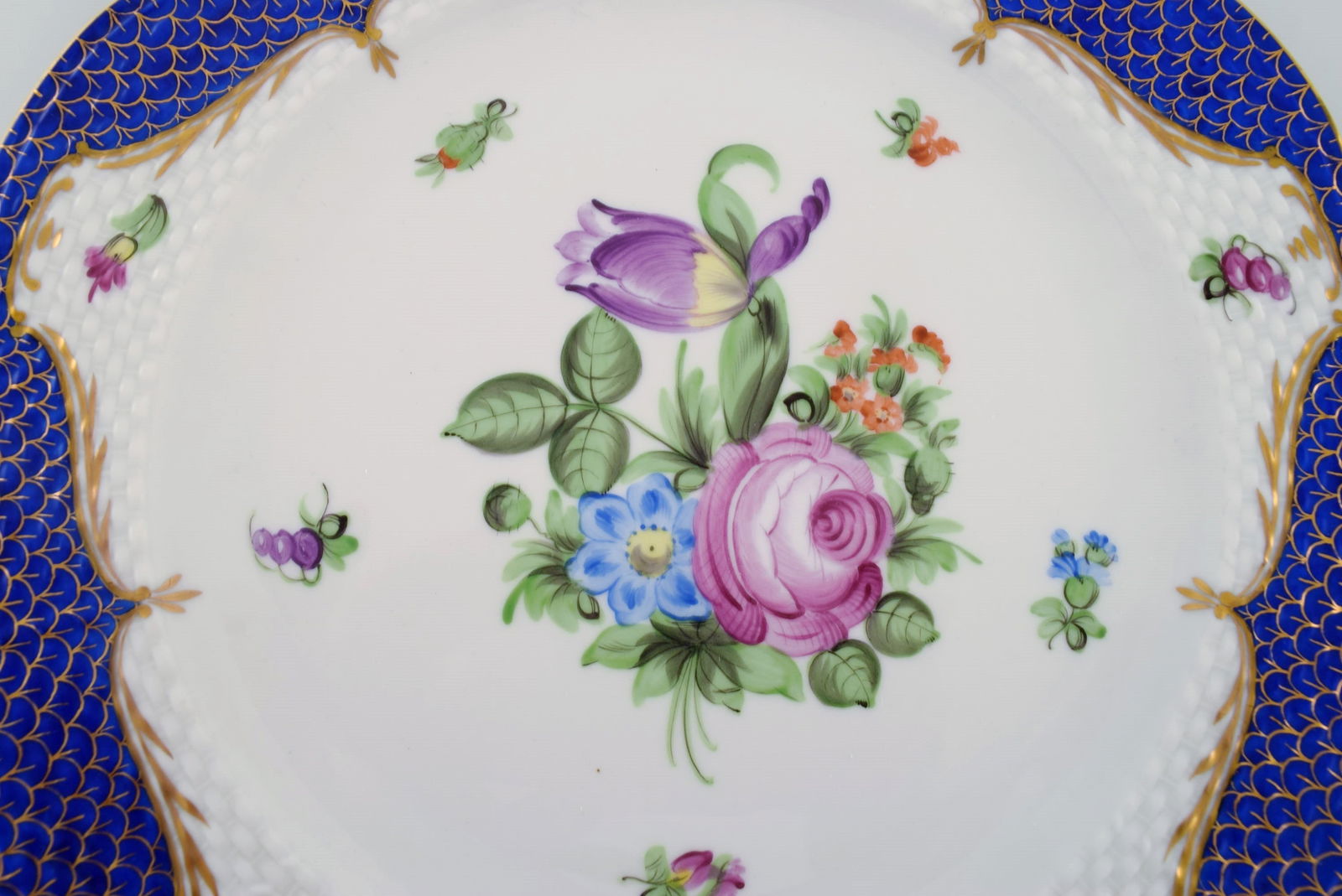 Herend dinner plate in hand-painted porcelain. Dated 1941. - 2
