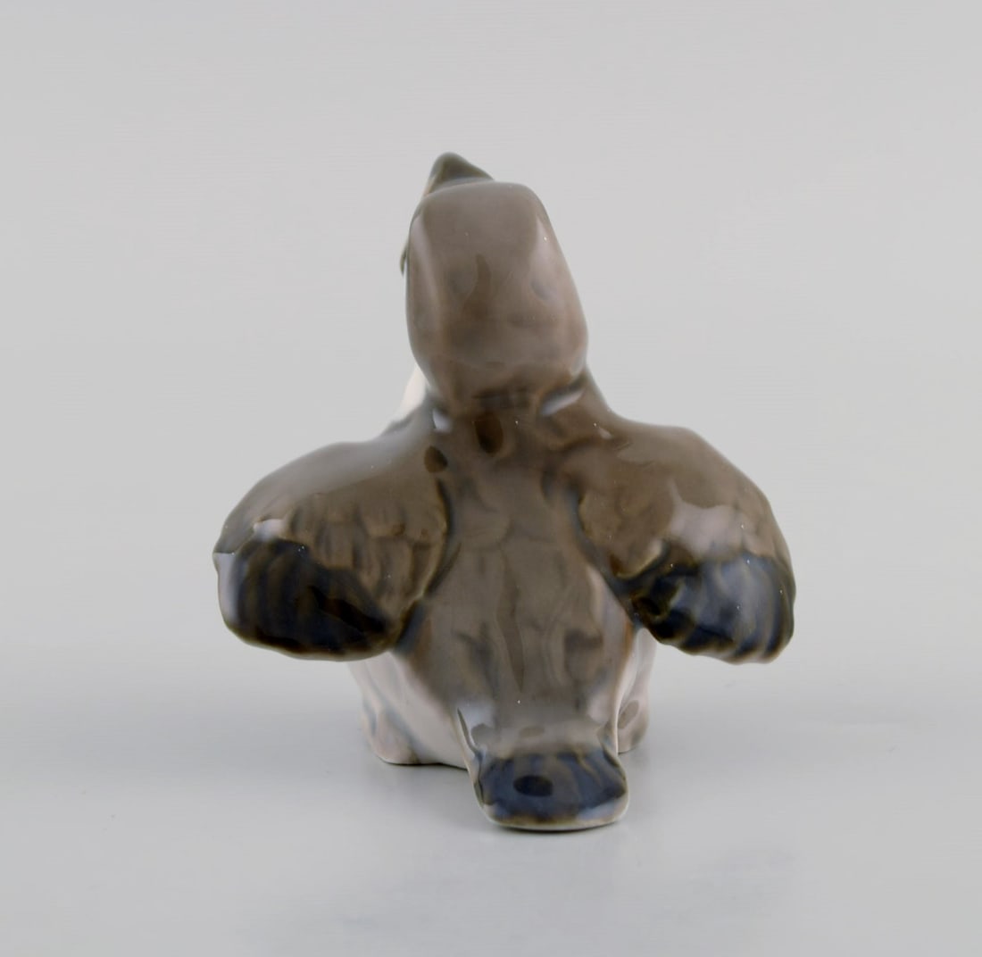 Knud Kyhn for Bing & Grøndahl. Porcelain figure. Sparrow chick. Model number 1852. - 5