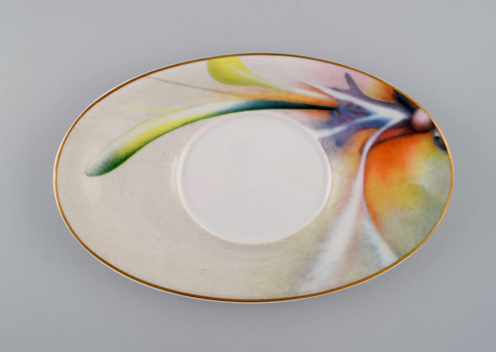 Paul Wunderlich for Rosenthal. Large Mythos sauce boat with saucer in porcelain. 1980 / 90's. - 5