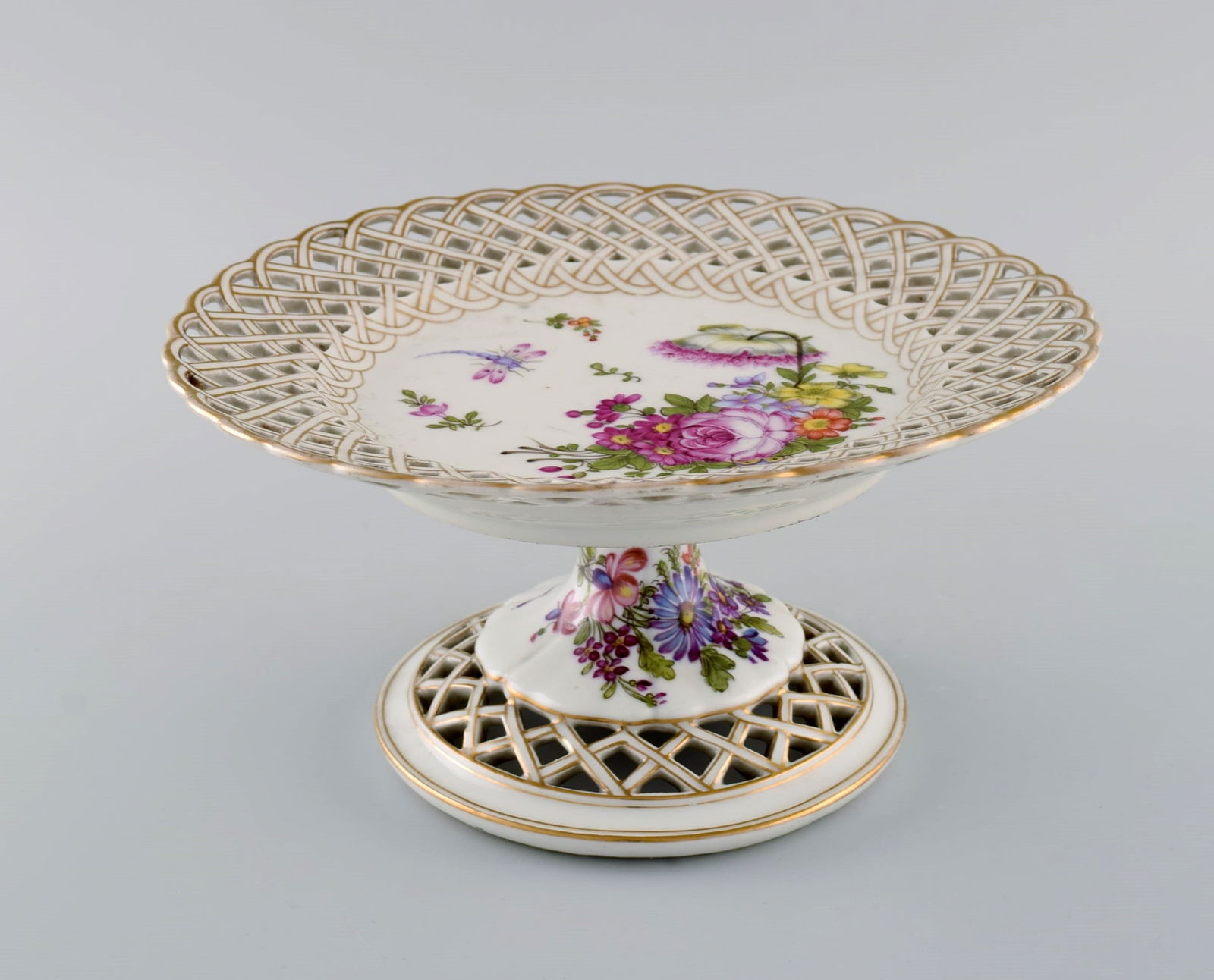 Antique Meissen compote in openwork porcelain with hand-painted flowers, insects and gold (1 of 8)