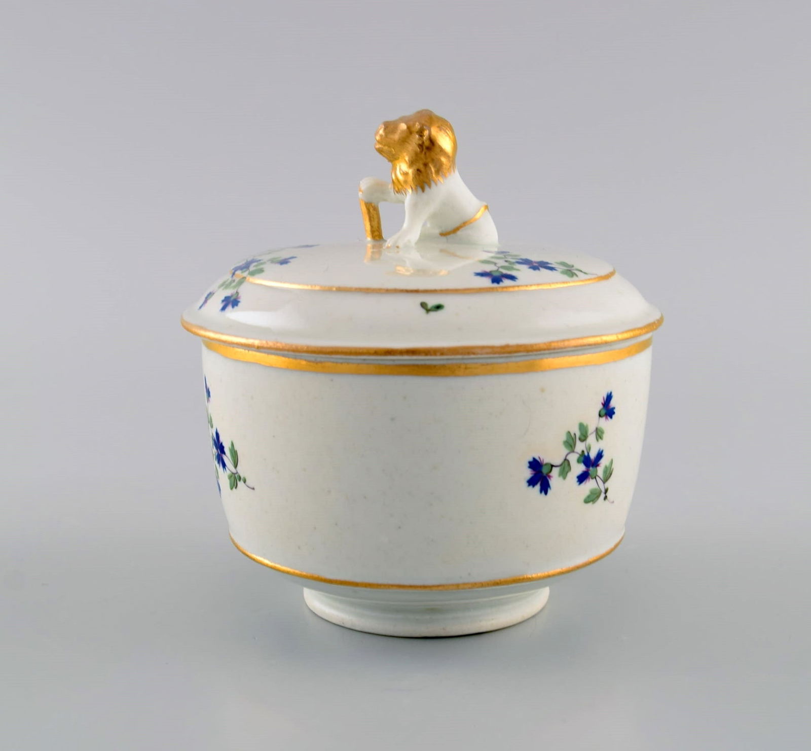Antique German sugar bowl in hand-painted porcelain with flowers and gold edges. Lid knob modeled as - 2