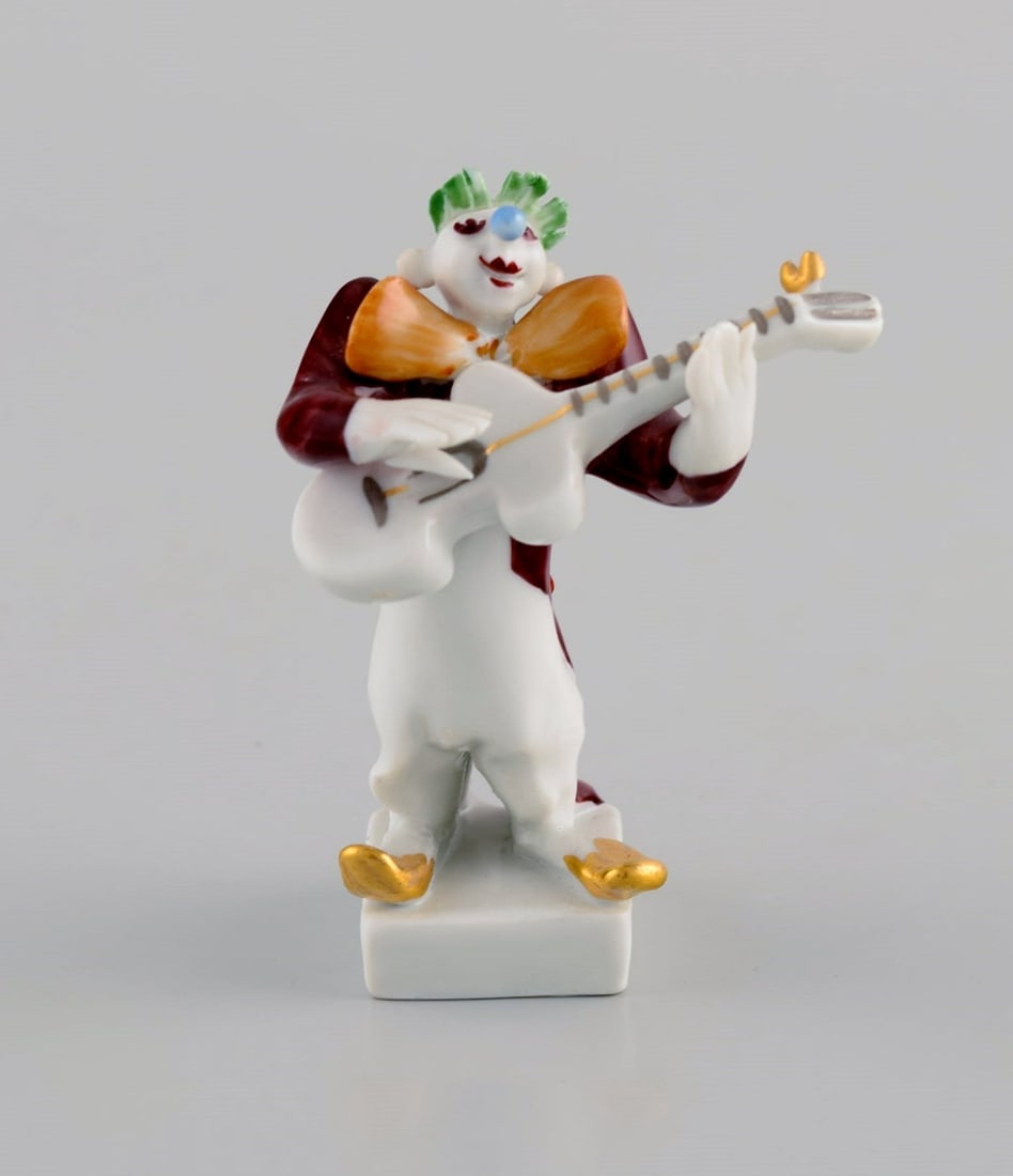 Peter Strang (b.1936) for Meissen. Figure in hand-painted porcelain. Bassist from the clown (1 of 6)