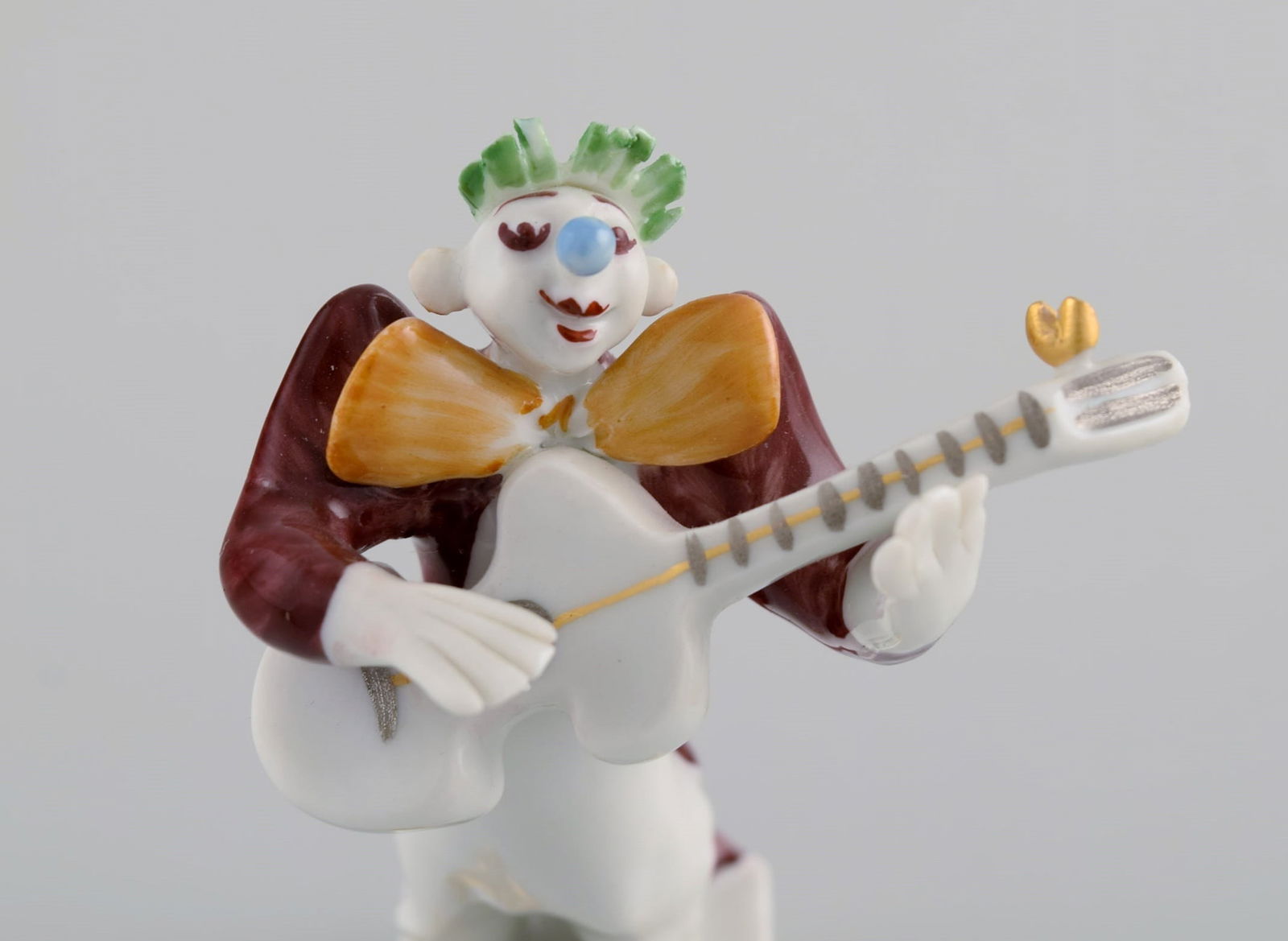 Peter Strang (b.1936) for Meissen. Figure in hand-painted porcelain. Bassist from the clown - 2
