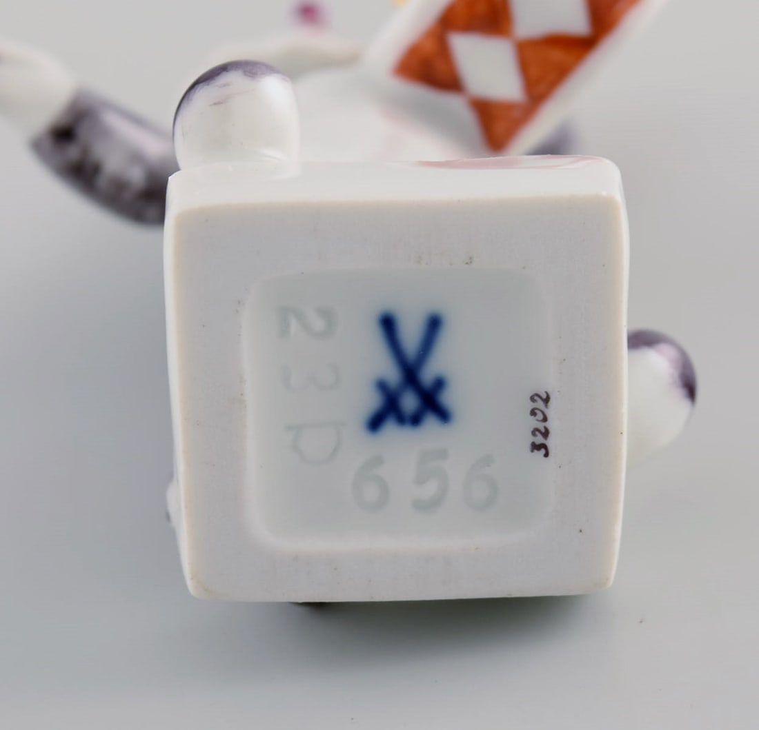 Peter Strang (b.1936) for Meissen. Figure in hand-painted porcelain. Drummer from the clown - 7