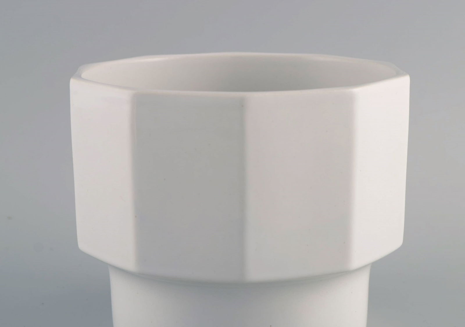 Erix Hennix for Gustavsberg. Three Plantina flower pots in glazed porcelain. 1970s. - 4