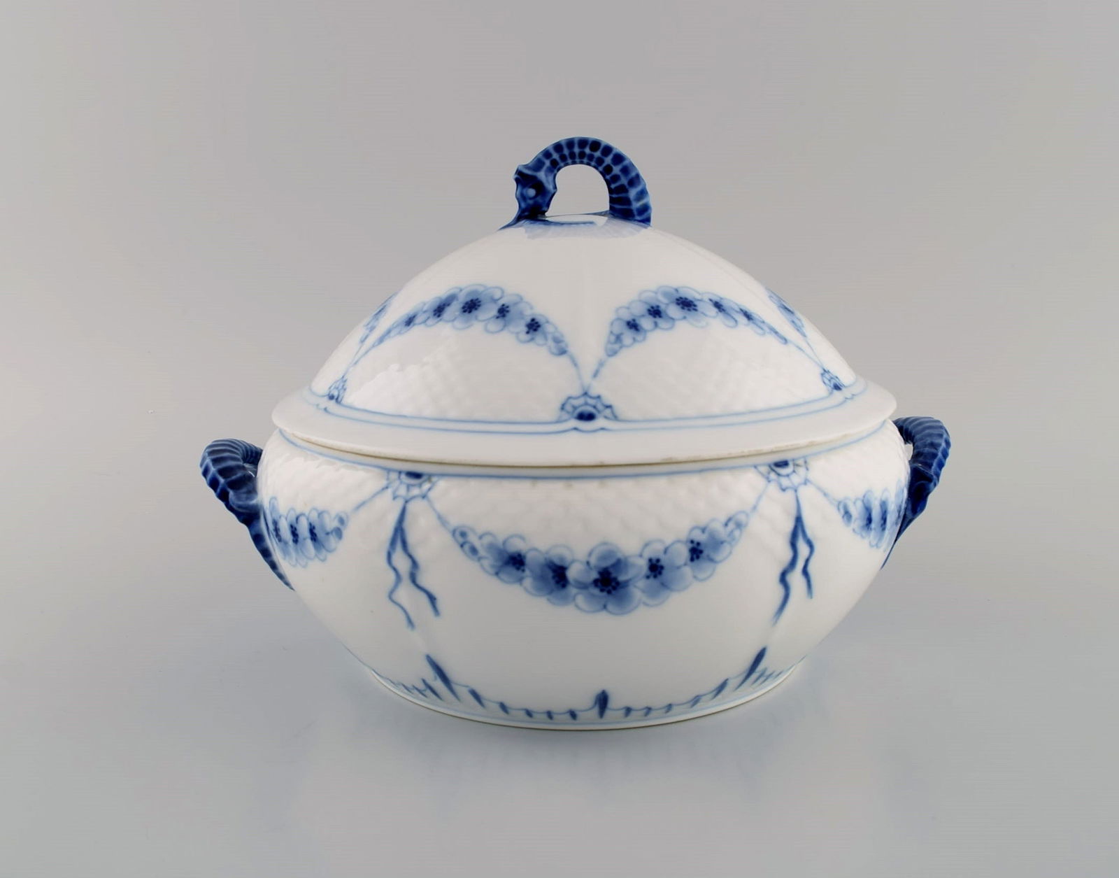 Antique Bing & Grøndahl lidded empire tureen in hand-painted porcelain. Lids and handles - 4