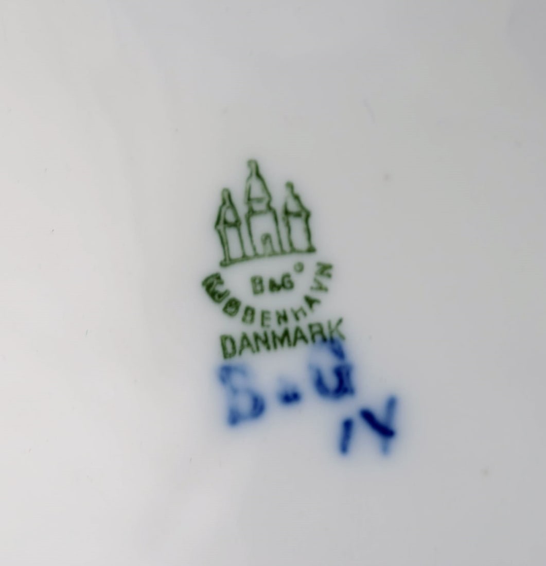 Antique Bing & Grøndahl lidded empire tureen in hand-painted porcelain. Lids and handles - 6