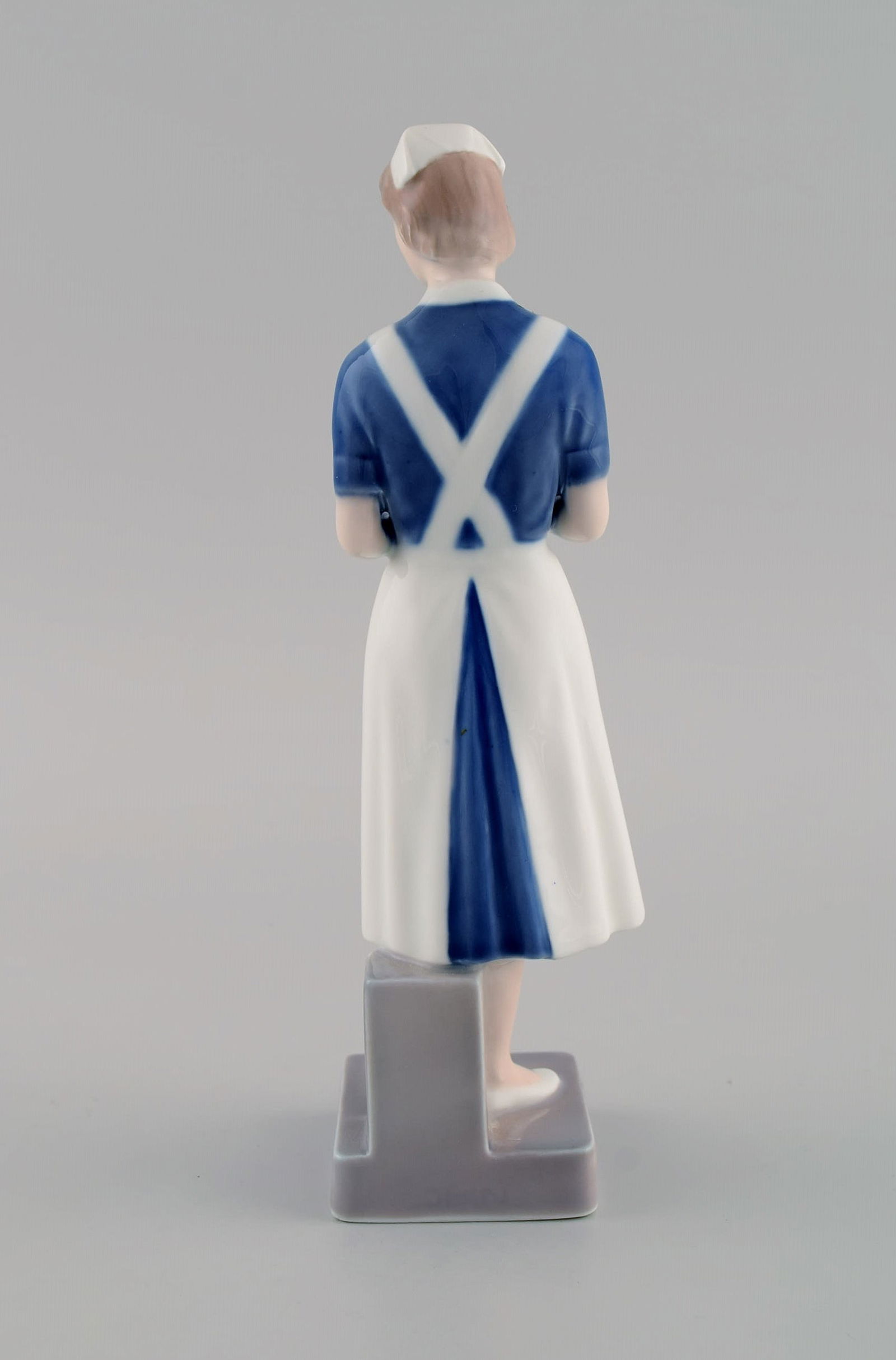 Royal Copenhagen porcelain figurine. Nurse. Model 4507. Dated 1969-1974. - 5