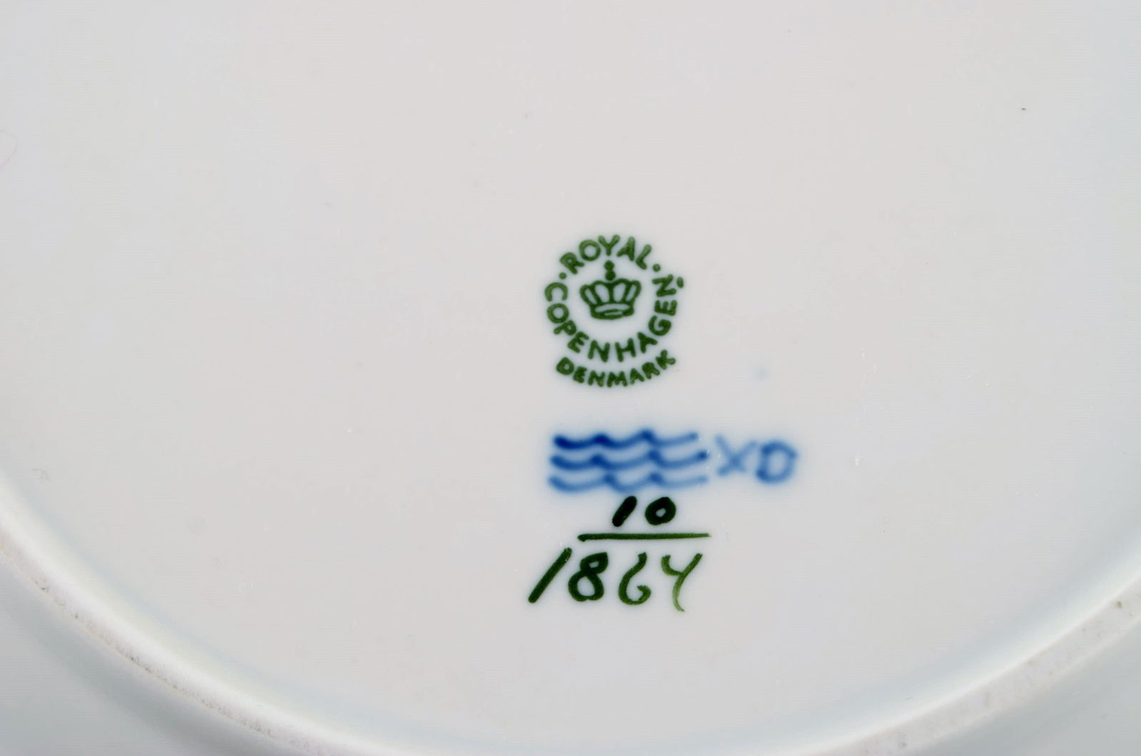 Royal Copenhagen Blue Flower Curved dish. Model number 10/1864. - 4