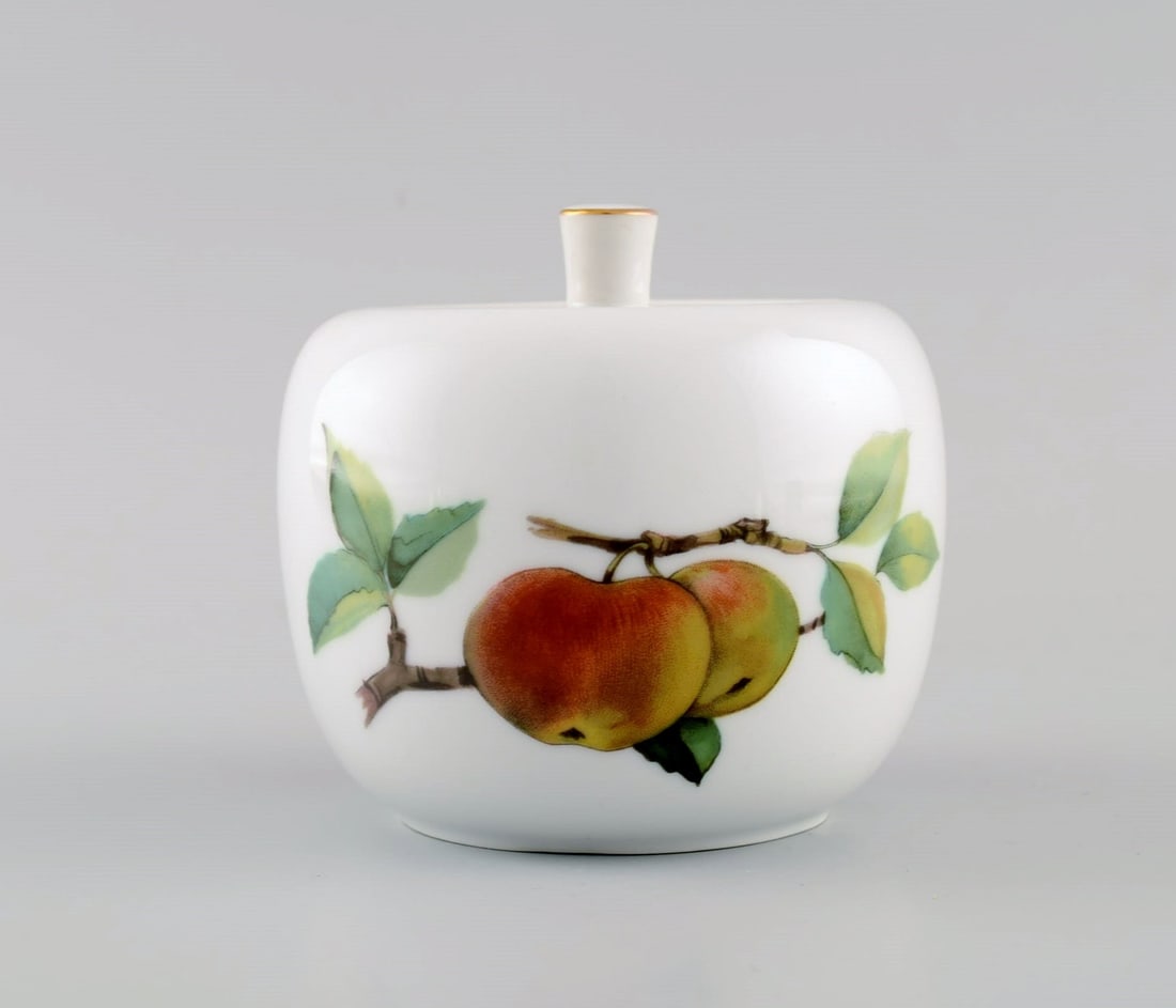 Royal Worcester, England. Seven pieces of Evesham porcelain decorated with fruits and gold edge. - 3