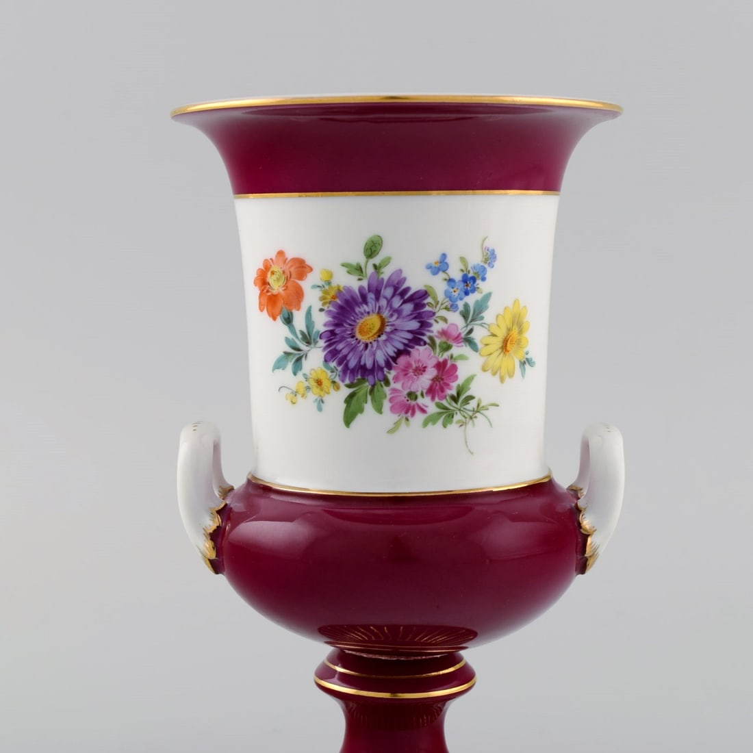 Antique Meissen porcelain vase with hand-painted flowers. Purple and gold decoration. Ca. 1900. - 2