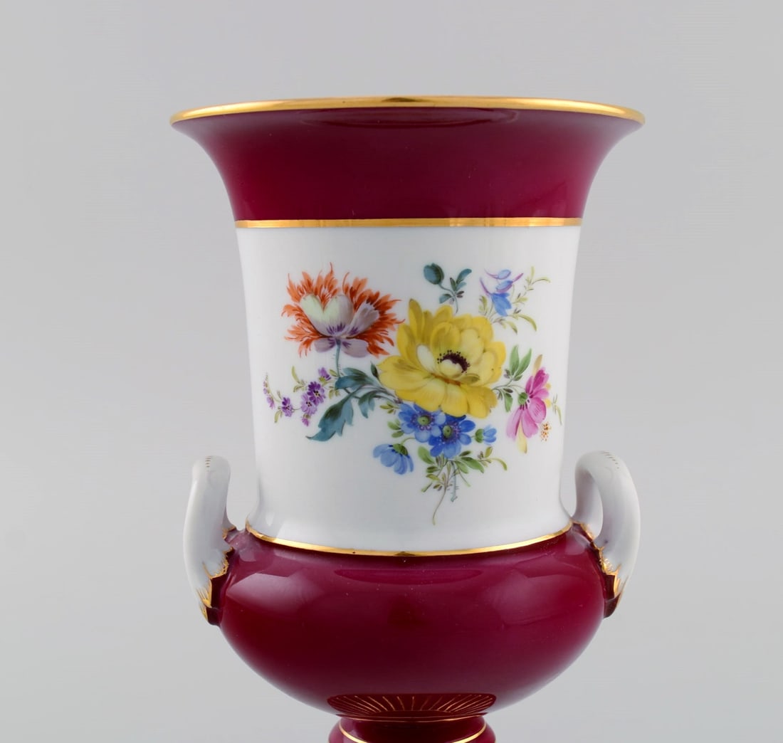Antique Meissen porcelain vase with hand-painted flowers. Purple and gold decoration. Ca. 1900. - 2