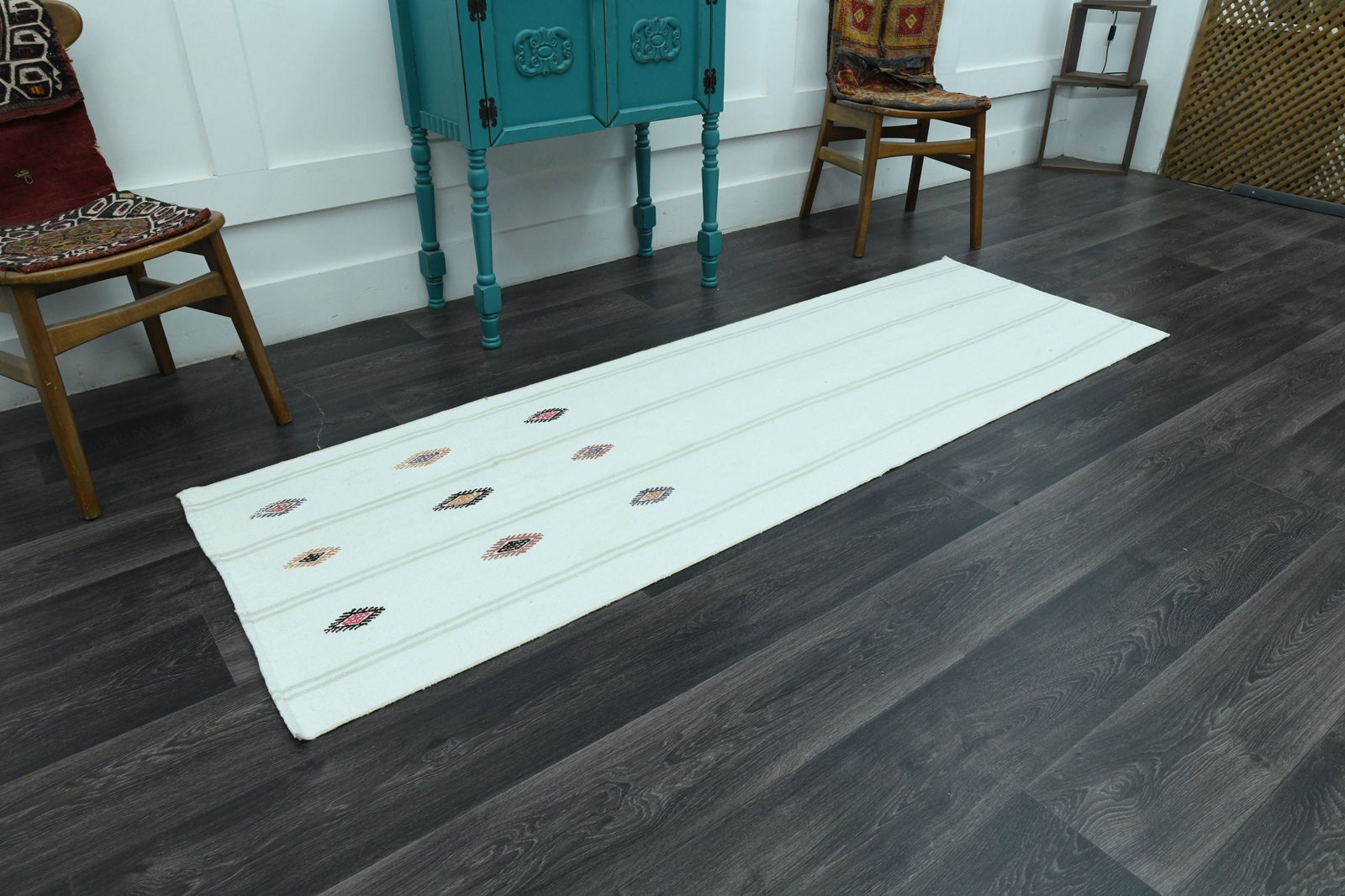 2.5x7.5 Ft, TURKISH Rug, Vintage: Title: 2.5x7.5 Ft, TURKISH Rug, Vintage Description: This Turkish one-of-a-kind Vintage Flatweave Kilim Rug is hand-knotted and handwoven by the most skilled artisans who use pure wool, in vibrant, na