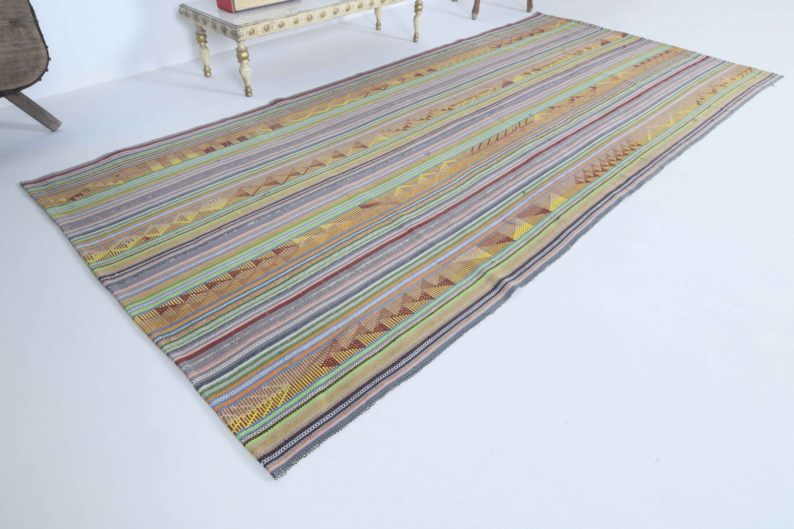 4.3x9.2 ft, TURKISH KILIM Rug: Title: 4.3x9.2 ft, TURKISH KILIM Rug Description: This Turkish one-of-a-kind Vintage Flatweave Kilim Rug is hand-knotted and handwoven by the most skilled artisans who use pure wool, in vibrant,