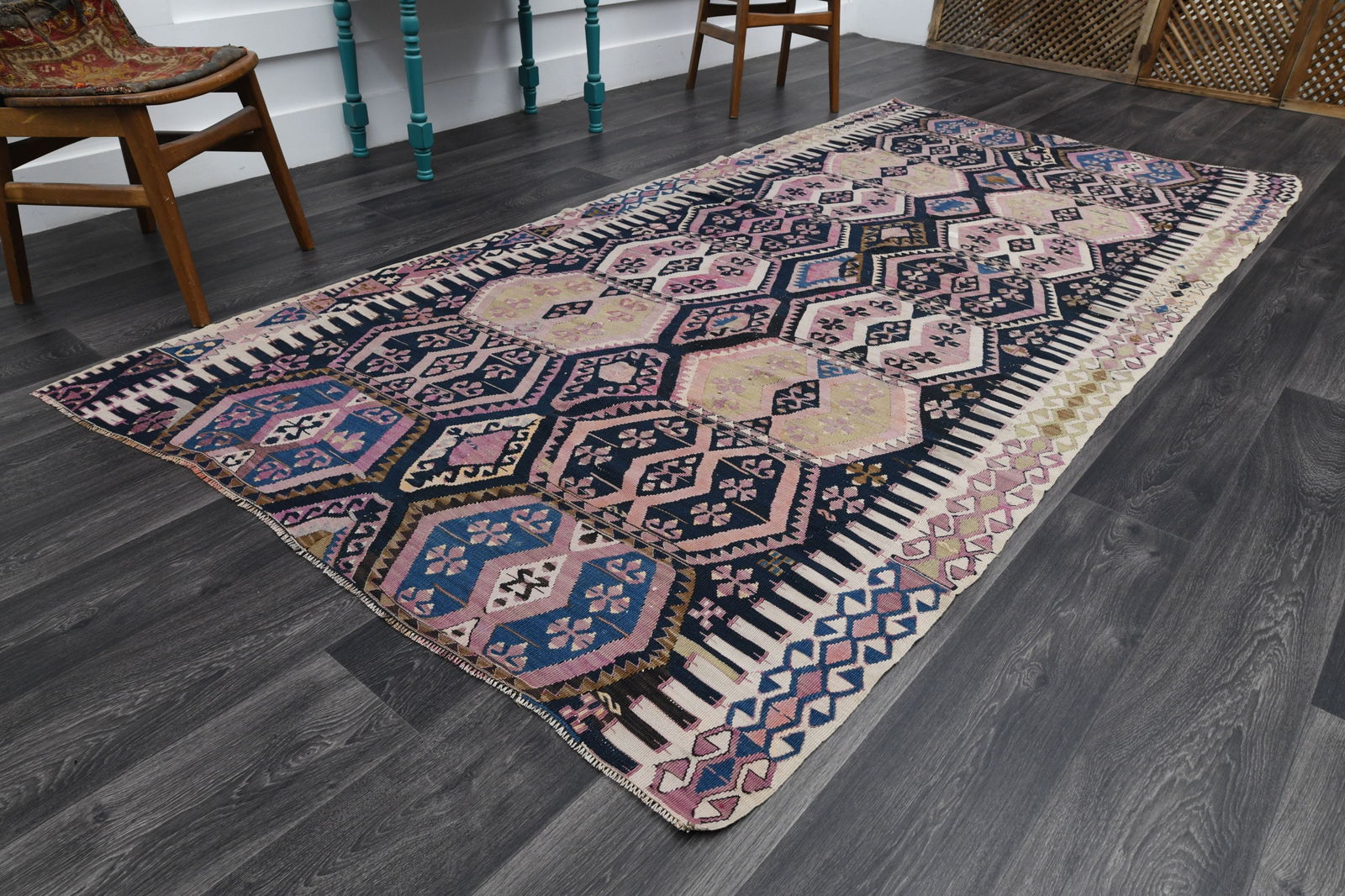 4.9x10.2 ft, TURKISH Flatweave Kilim Rug: Title: 4.9x10.2 ft, TURKISH Flatweave Kilim Rug Description: This Turkish one-of-a-kind Vintage Flatweave Kilim Rug is hand-knotted and handwoven by the most skilled artisans who use pure wool, in