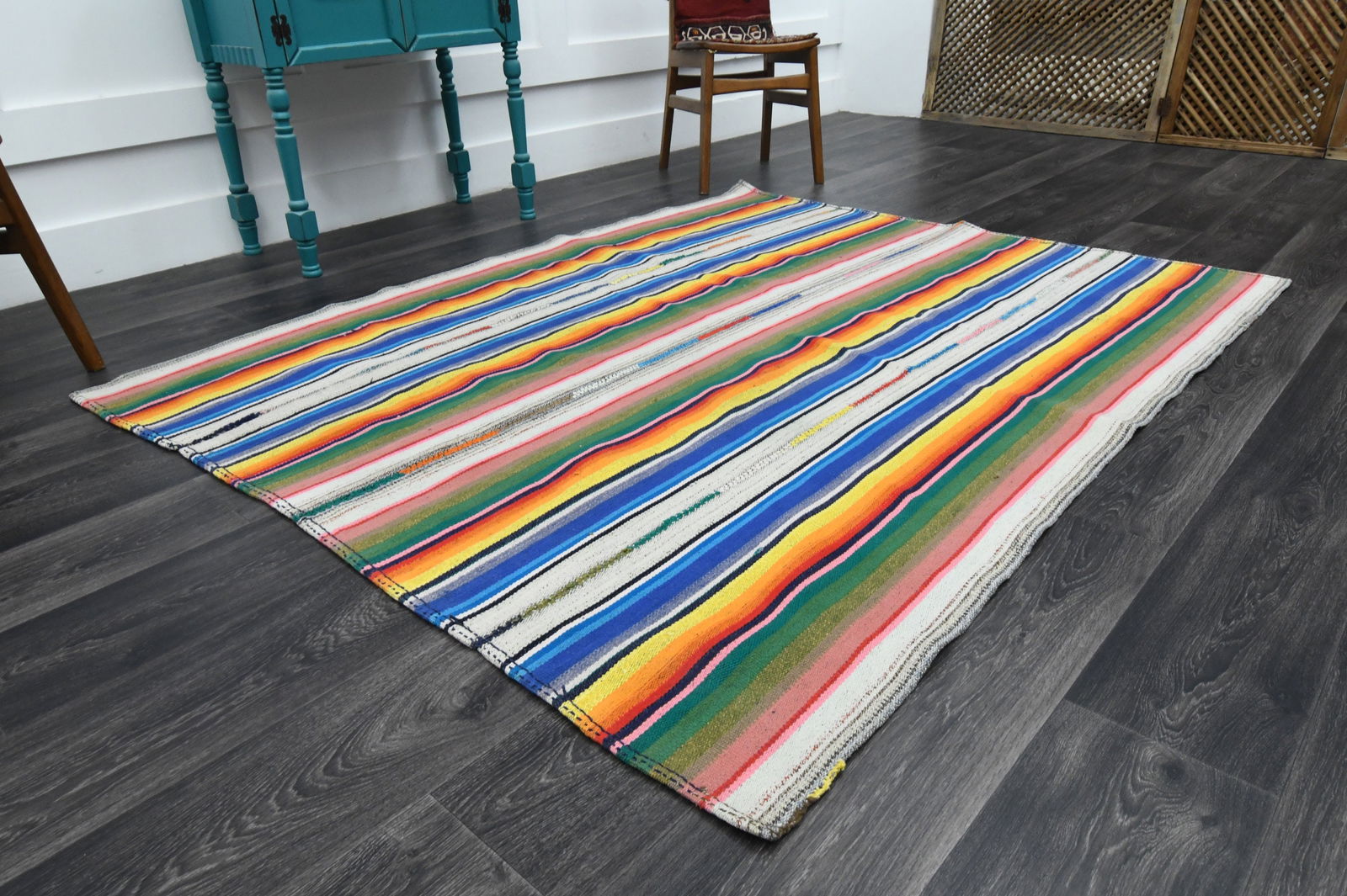 5.3x6.7 ft, TURKISH KILIM Rug: Title: 5.3x6.7 ft, TURKISH KILIM Rug Description: This Turkish one-of-a-kind Vintage Flatweave Kilim Rug is hand-knotted and handwoven by the most skilled artisans who use pure wool, in vibrant,