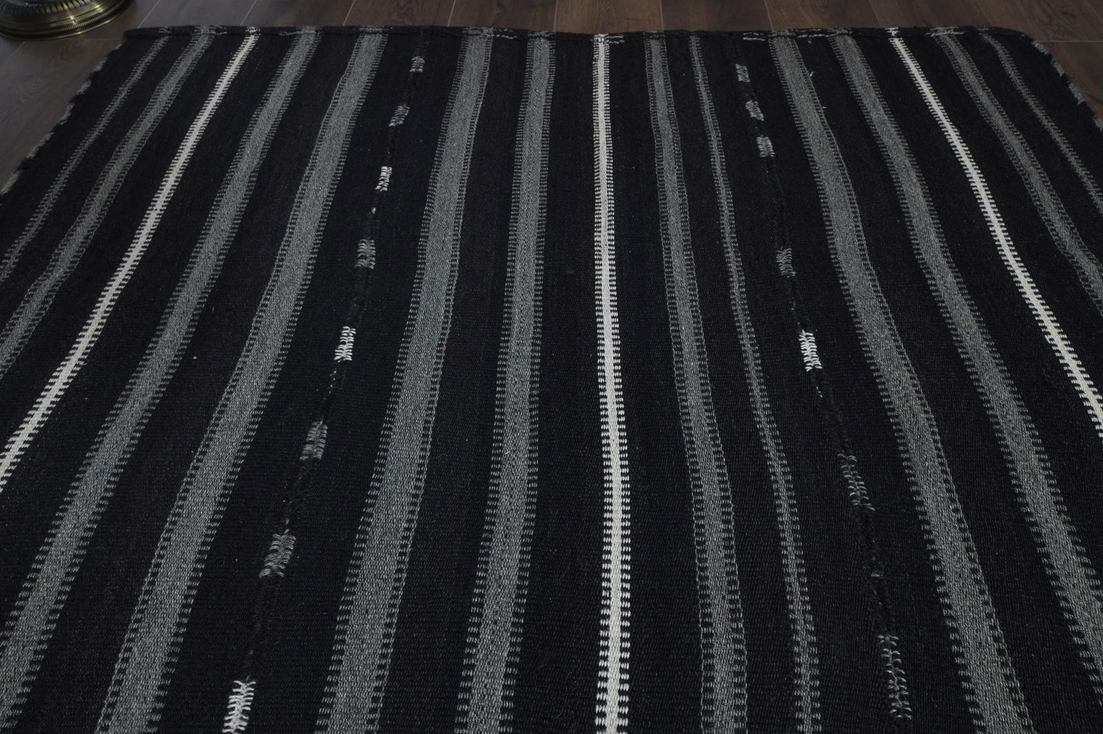 5'2x9'1 ft, GRAY BLACK KILIM: Title: 5'2x9'1 ft, GRAY BLACK KILIM Description: This Turkish one-of-a-kind Vintage Flatweave Kilim Rug is hand-knotted and handwoven by the most skilled artisans who use pure wool, in vibrant, natura