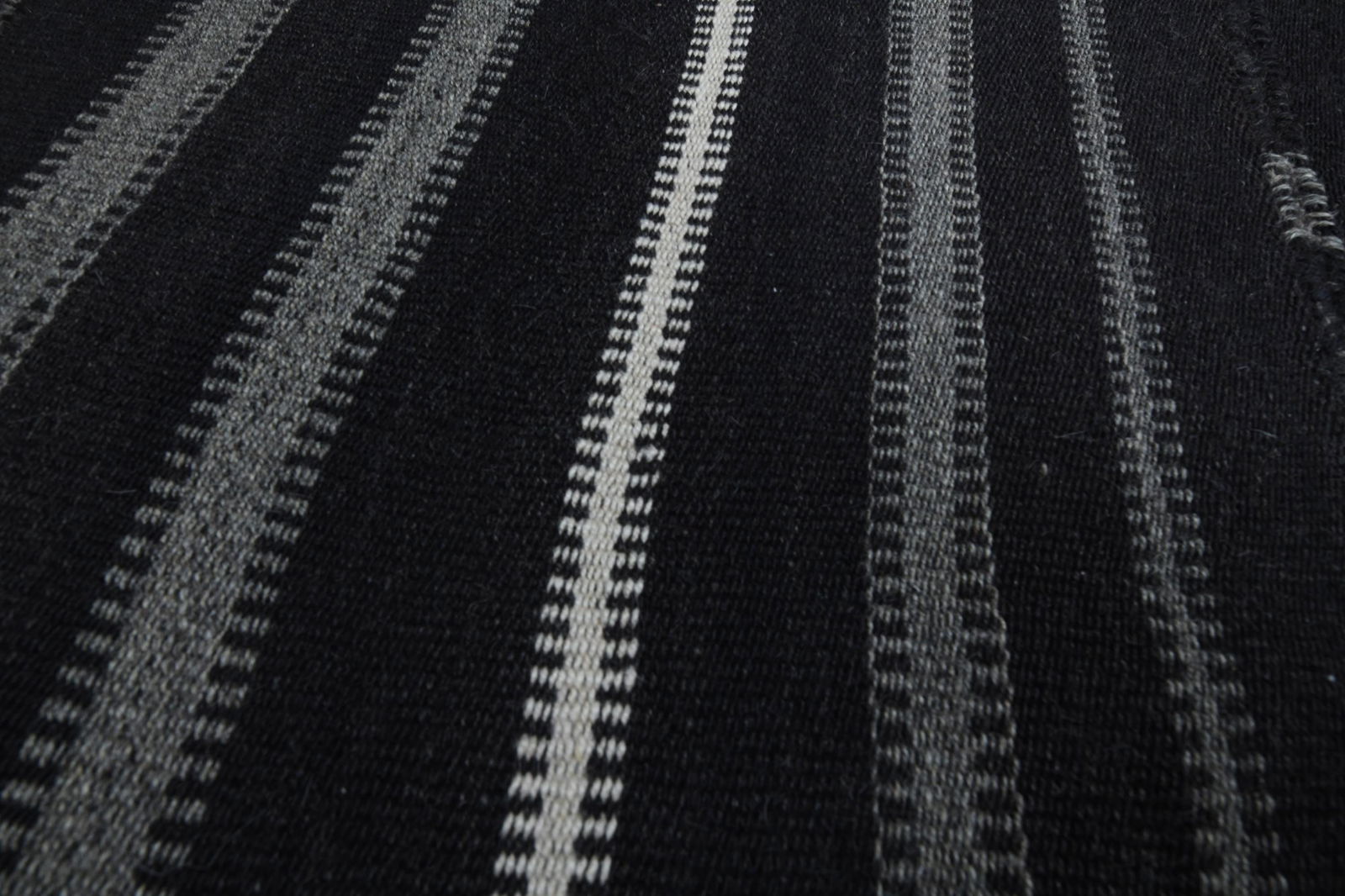 5'2x9'1 ft, GRAY BLACK KILIM - 2