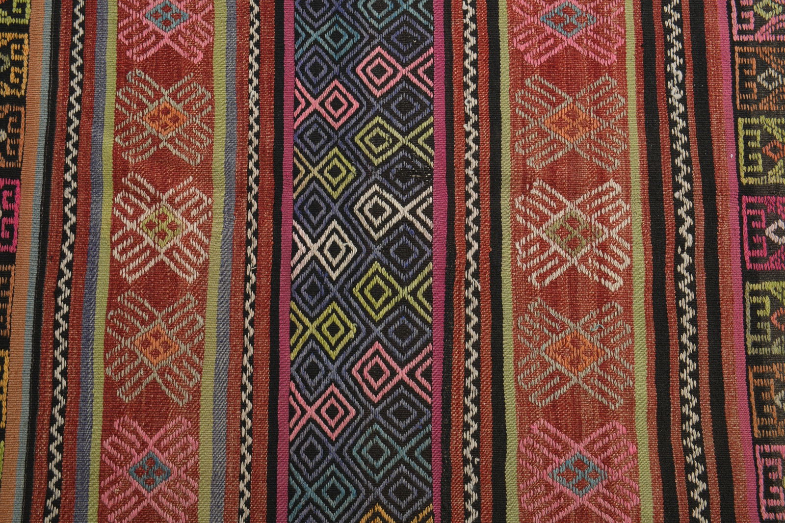 4'7x8'5 ft, RED KILIM RUG, - 3