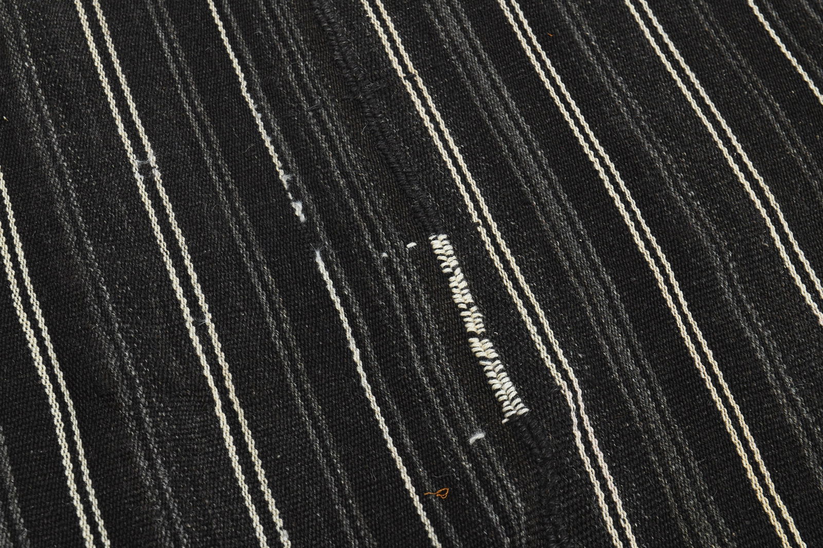 6'3x9.7 ft, BLACK KILIM RUG - 9