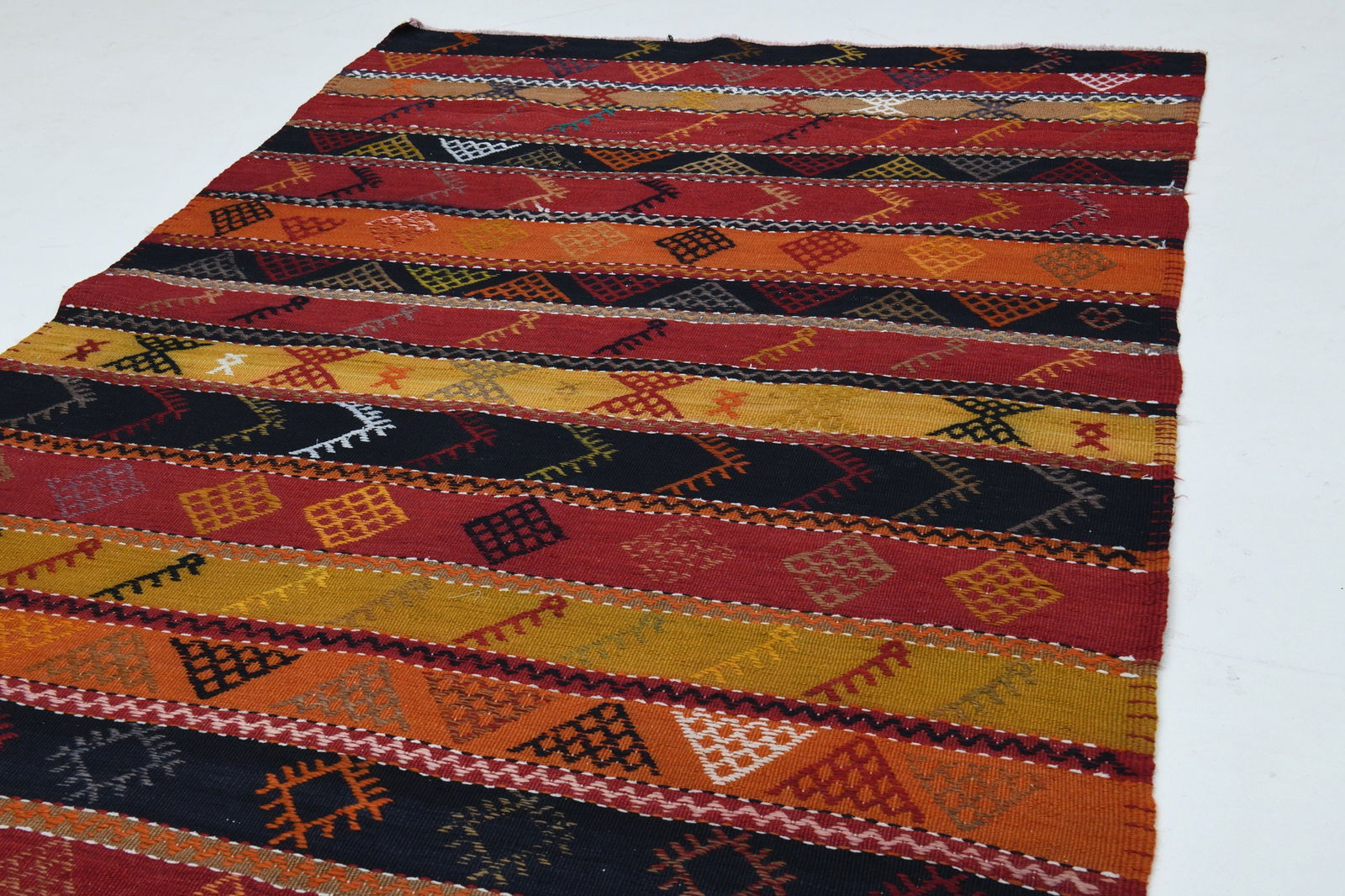 4.1x12.5 ft, COLORFUL RUG - 4