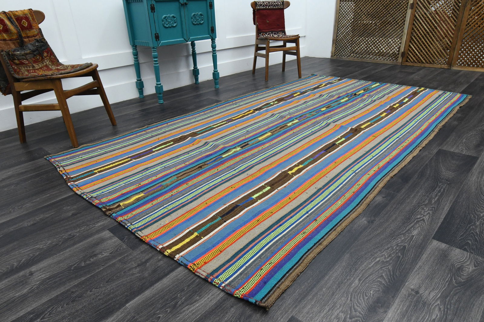 5.6x10 ft, TURKISH KILIM Rug: Title: 5.6x10 ft, TURKISH KILIM Rug Description: This Turkish one-of-a-kind Vintage Flatweave Kilim Rug is hand-knotted and handwoven by the most skilled artisans who use pure wool, in vibrant,