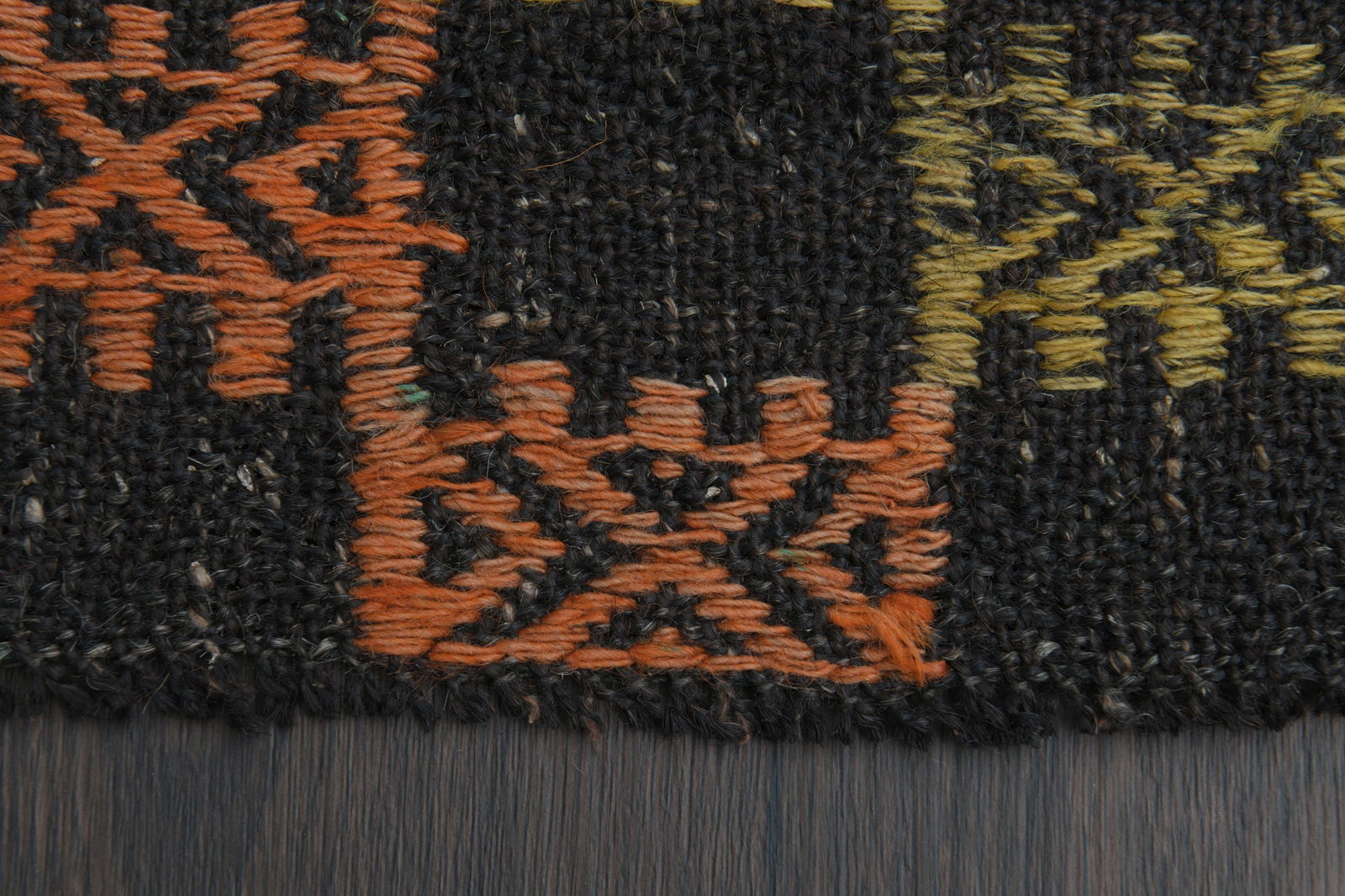 5x8 Kilim Flatweave Turkish Rug: Title: 5x8 Kilim Flatweave Turkish Rug Description: This Turkish one-of-a-kind Vintage Flatweave Kilim Rug is hand-knotted and handwoven by the most skilled artisans who use pure wool, in vibrant,