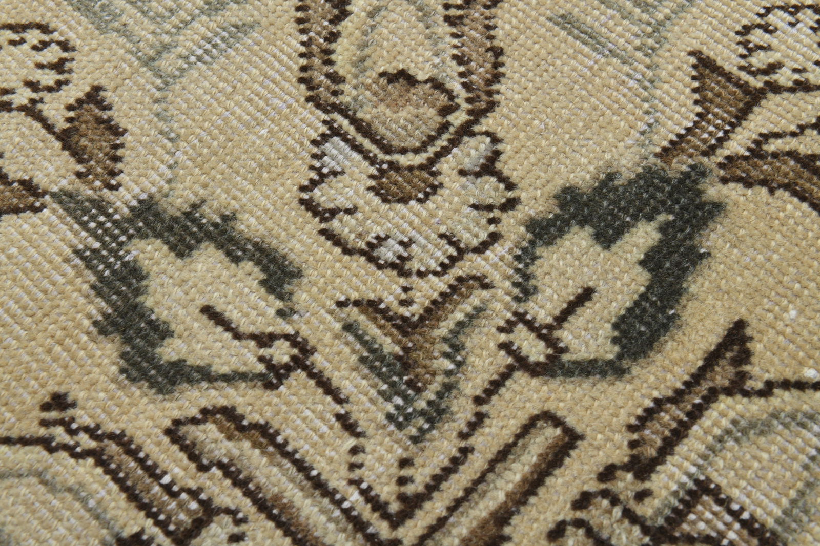 9'6x12'3 ft, LUXURY PERSIAN DÉCOR: Title: 9'6x12'3 ft, LUXURY PERSIAN DÉCOR Description: This Turkish one-of-a-kind Anatolian Vintage Rug is hand-knotted and handwoven by the most skilled artisans who use pure wool, in muted,