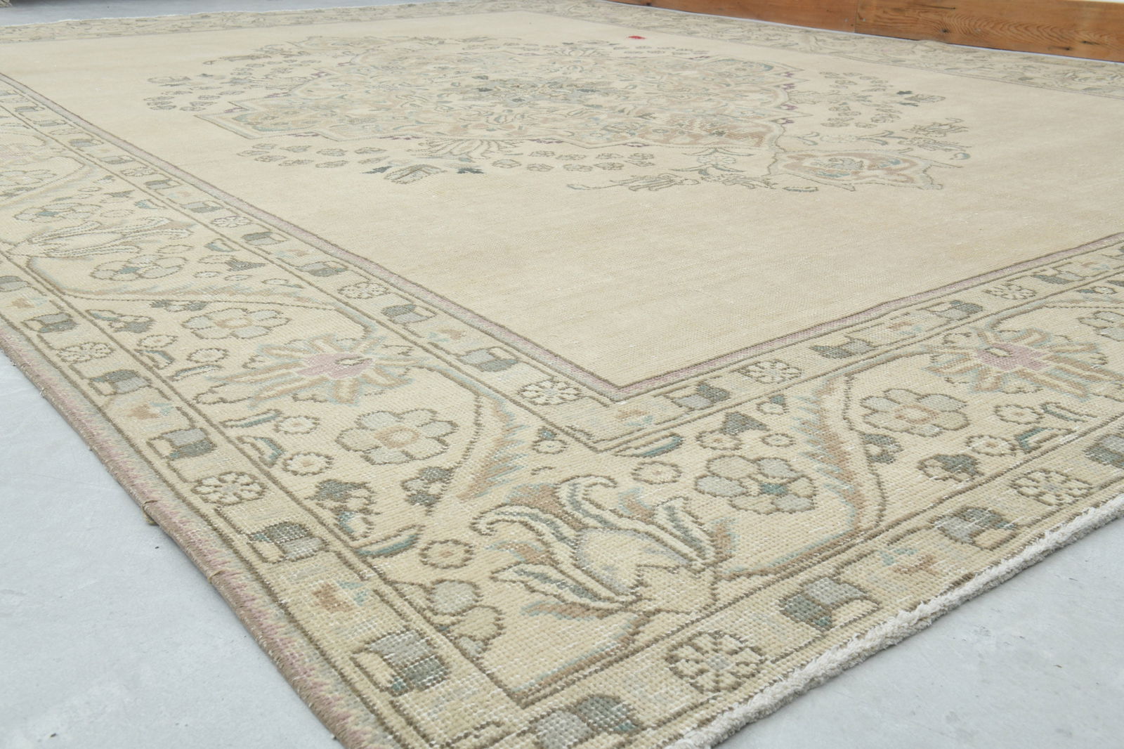 9.5x12.6 ft, ANATOLIAN WOOL RUG - 3