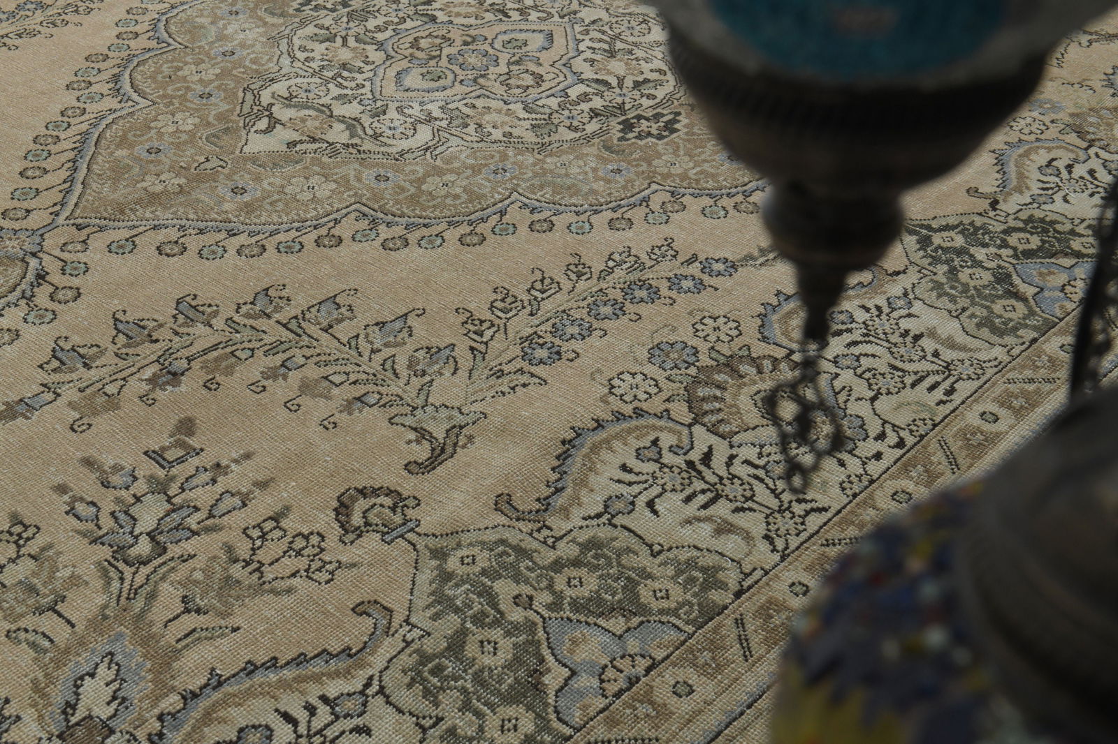 9'5x12'7 ft, VINTAGE TURKISH RUG: Title: 9'5x12'7 ft, VINTAGE TURKISH RUG Description: This Turkish one-of-a-kind Anatolian Vintage Rug is hand-knotted and handwoven by the most skilled artisans who use pure wool, in muted, natural