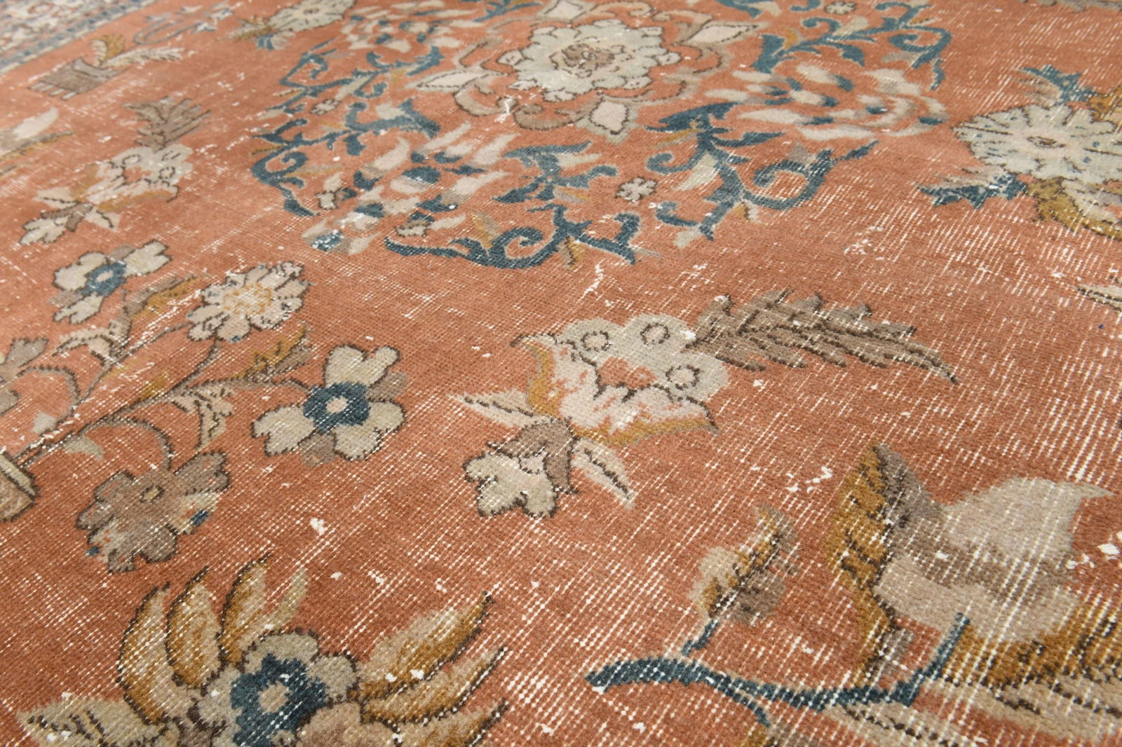 9'6x13'1 ft, PINK ANTIQUE RUG: Title: 9'6x13'1 ft, PINK ANTIQUE RUG Description: This Turkish one-of-a-kind Anatolian Vintage Rug is hand-knotted and handwoven by the most skilled artisans who use pure wool, in muted, natural