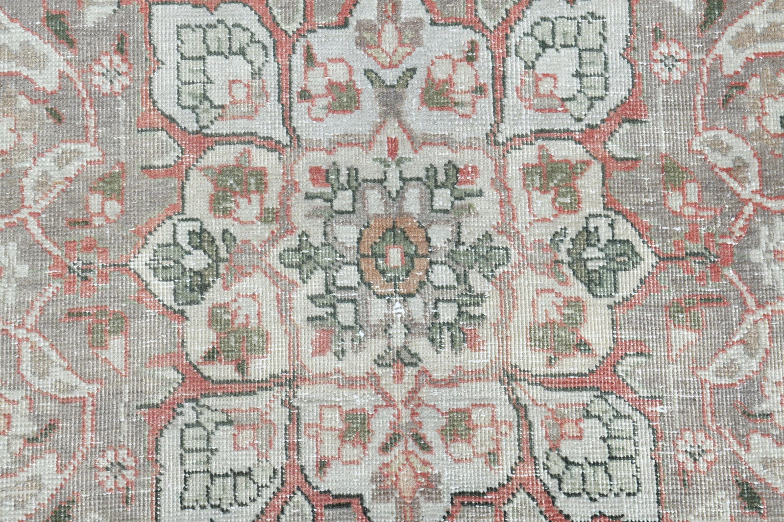 8'2x11'5 ft, COLORFUL DÉCOR: Title: 8'2x11'5 ft, COLORFUL DÉCOR Description: This Turkish one-of-a-kind Anatolian Vintage Rug is hand-knotted and handwoven by the most skilled artisans who use pure wool, in muted, natural