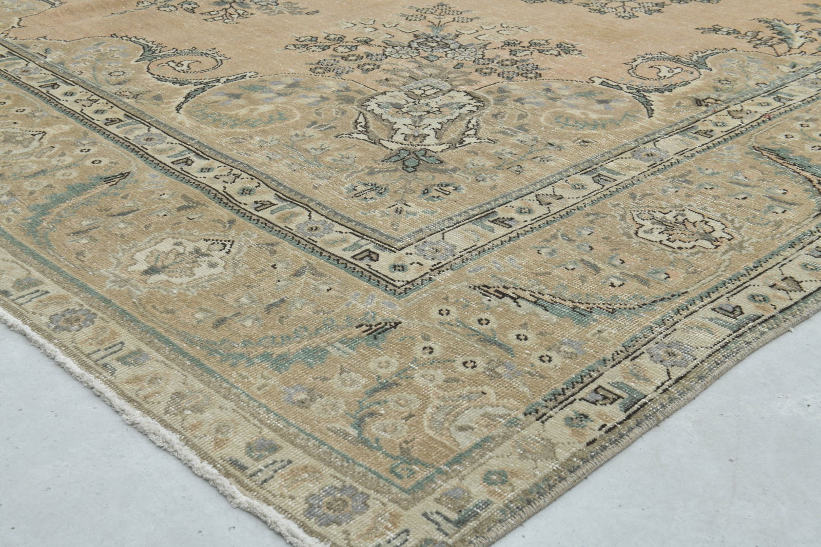 9.6x12.5 ft, VINTAGE OVERSIZED RUG - 2