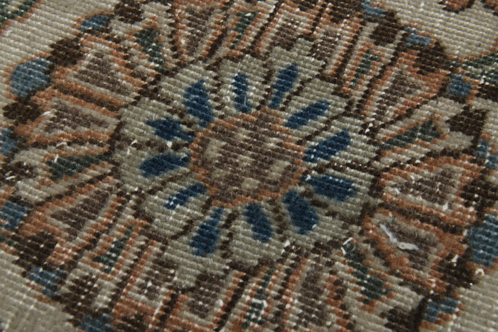 9.9x14.9 ft Oversized Floral Rug, - 7