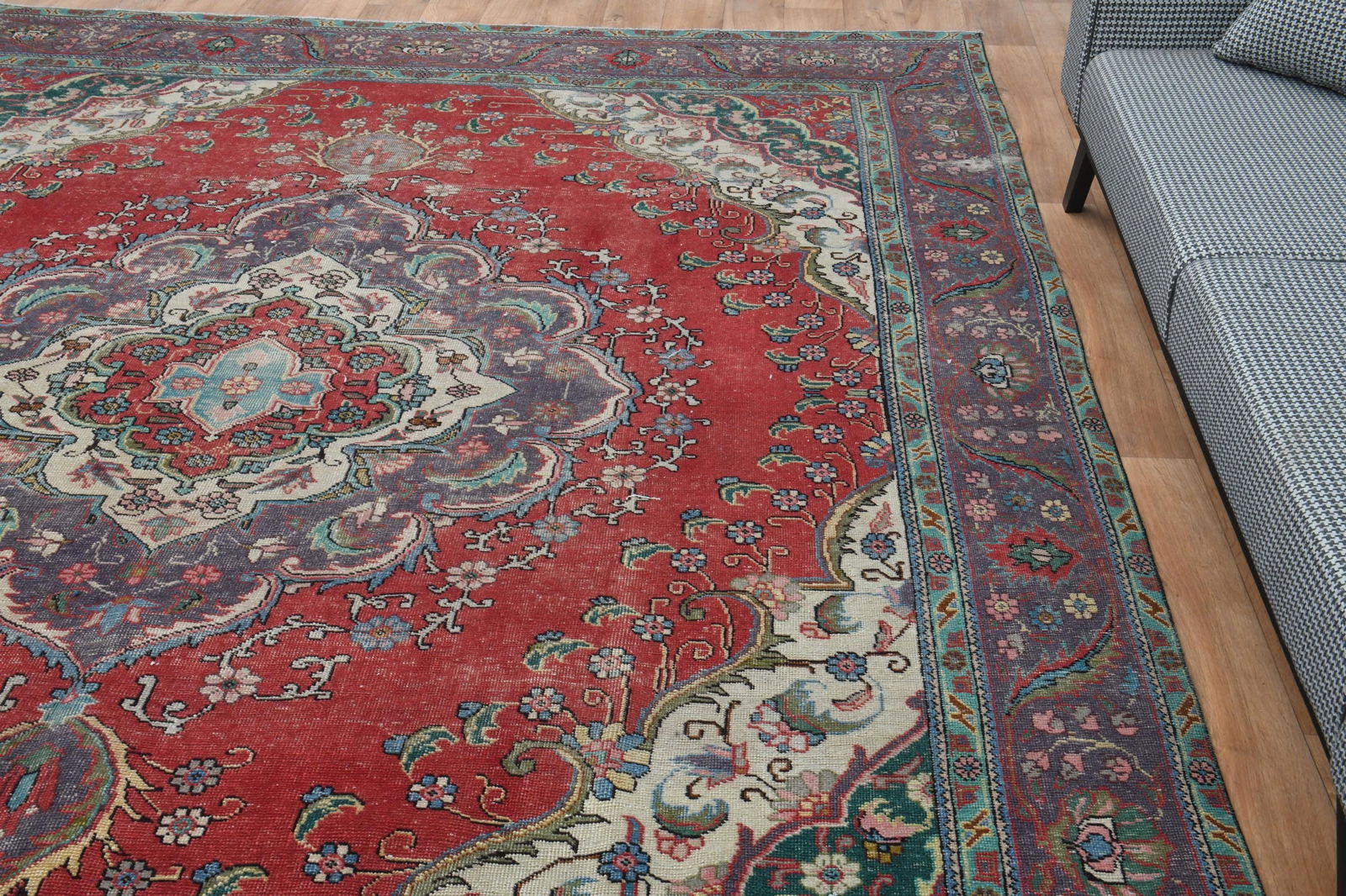 9.5x12.7 ft, Persian Rug, Pink Modern Rug: Title: 9.5x12.7 ft, Persian Rug, Pink Modern Rug Description: This Turkish one-of-a-kind Anatolian Vintage Rug is hand-knotted and handwoven by the most skilled artisans who use pure wool, in muted,