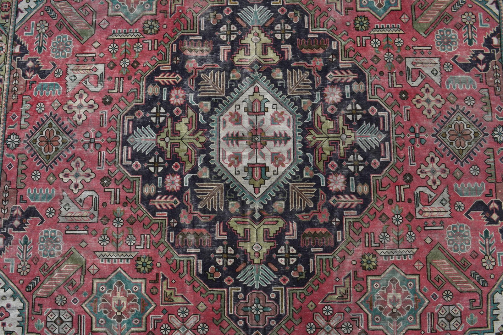 8x11.2 ft, PINK LUXURY RUG, Persian Vintage: Title: 8x11.2 ft, PINK LUXURY RUG, Persian Vintage Description: This Turkish one-of-a-kind Anatolian Vintage Rug is hand-knotted and handwoven by the most skilled artisans who use pure wool, in