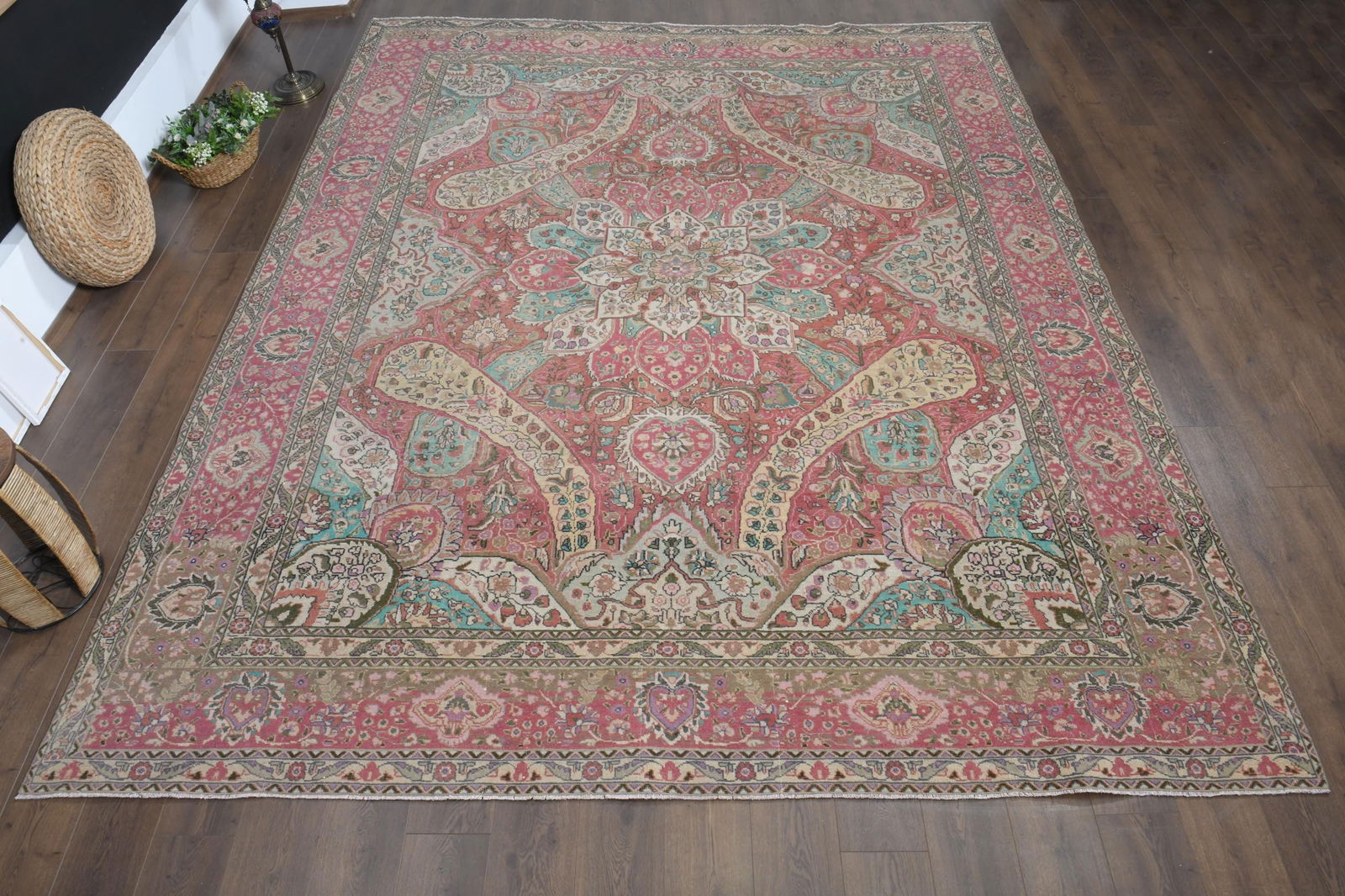 10'1x12'4 ft, PINK MINIMALIST RUG: Title: 10'1x12'4 ft, PINK MINIMALIST RUG Description: This Turkish one-of-a-kind Anatolian Vintage Rug is hand-knotted and handwoven by the most skilled artisans who use pure wool, in muted, natural t